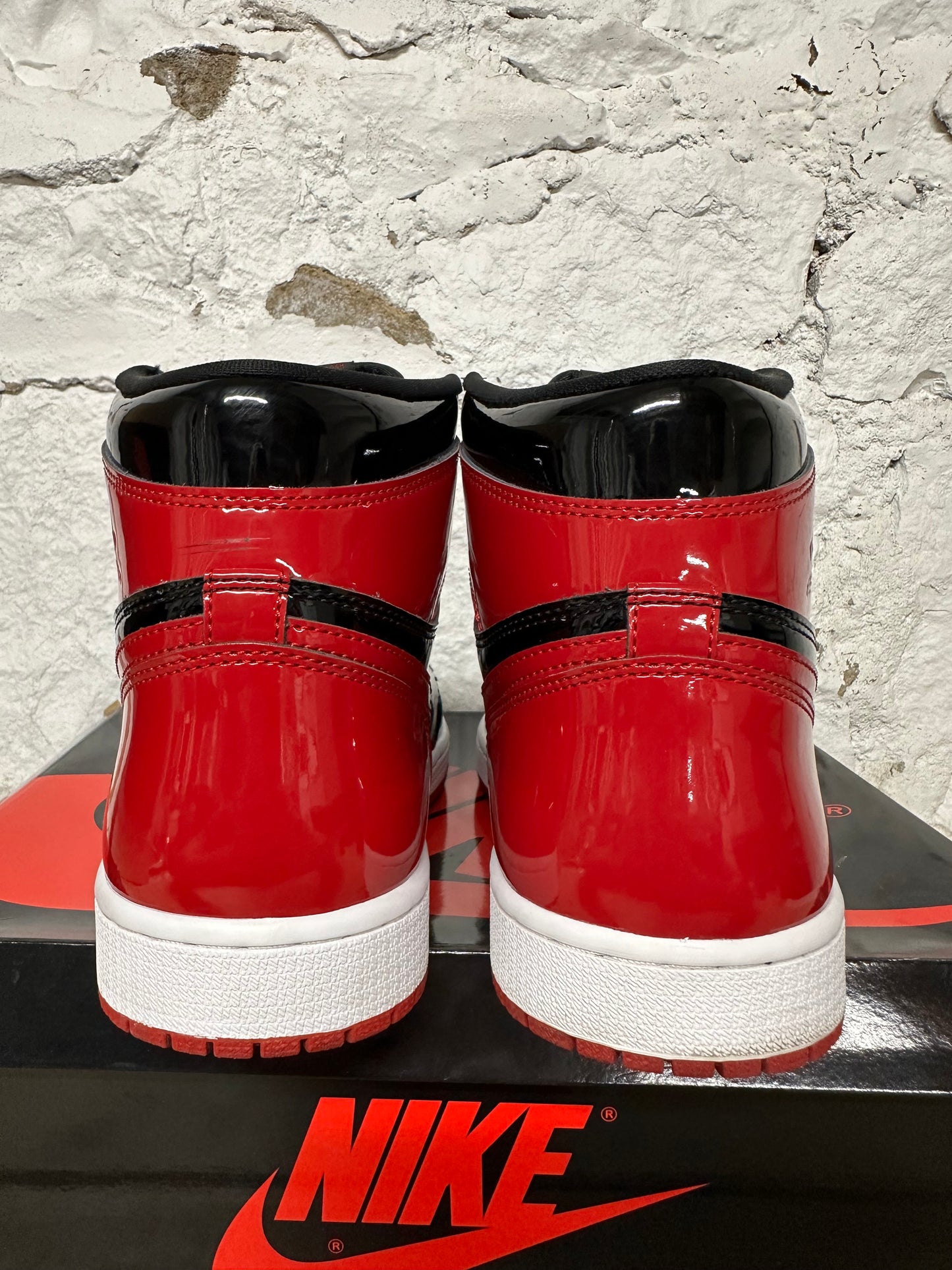Air Jordan 1 High Patent Bred Sz 10.5