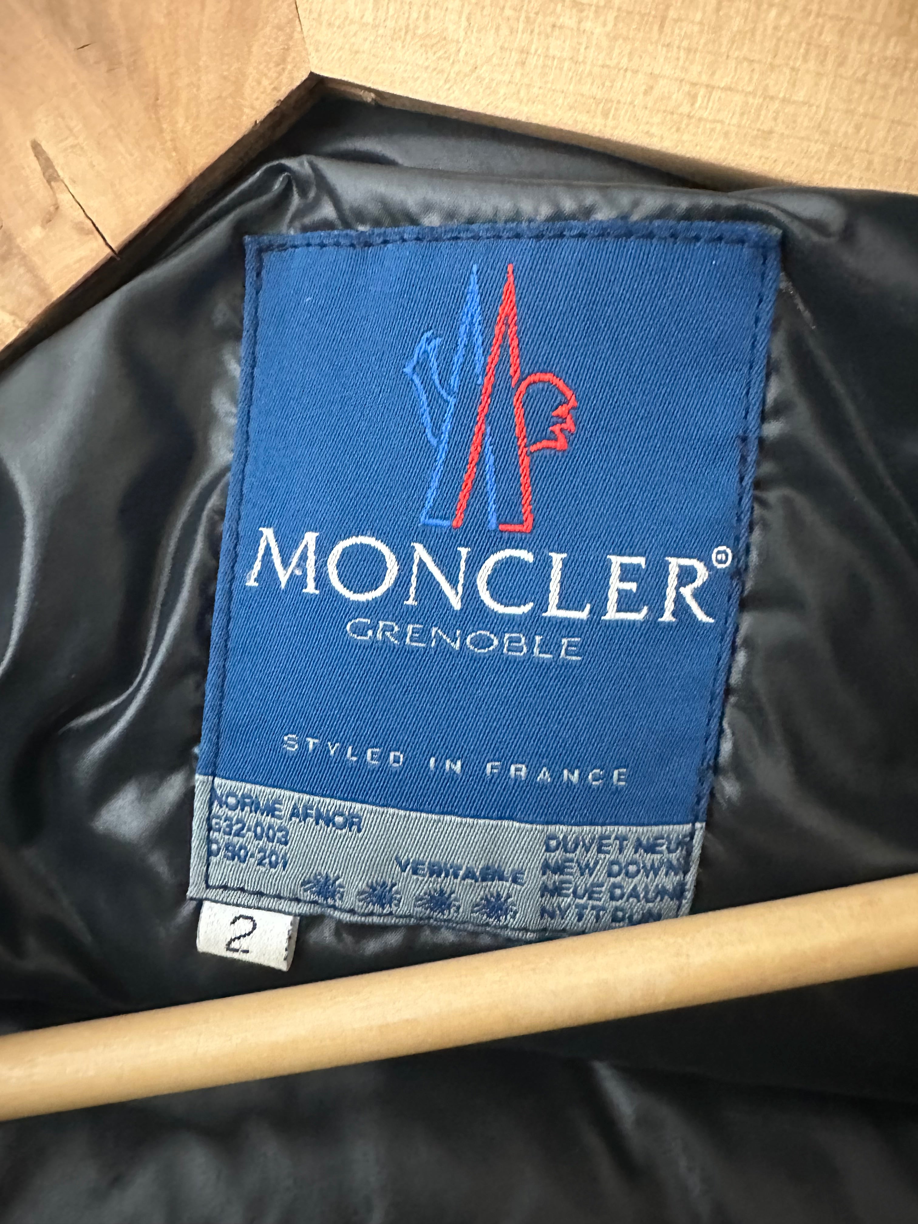 MONCLER　国内正規品　ネイビー　00 MONCLER（モンクレール） 美品/国内正規/21年製 CARDIGAN ロゴ刺繍
