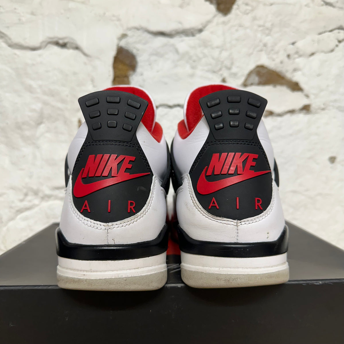 Air Jordan 4 Fire Red (2020) Sz 9