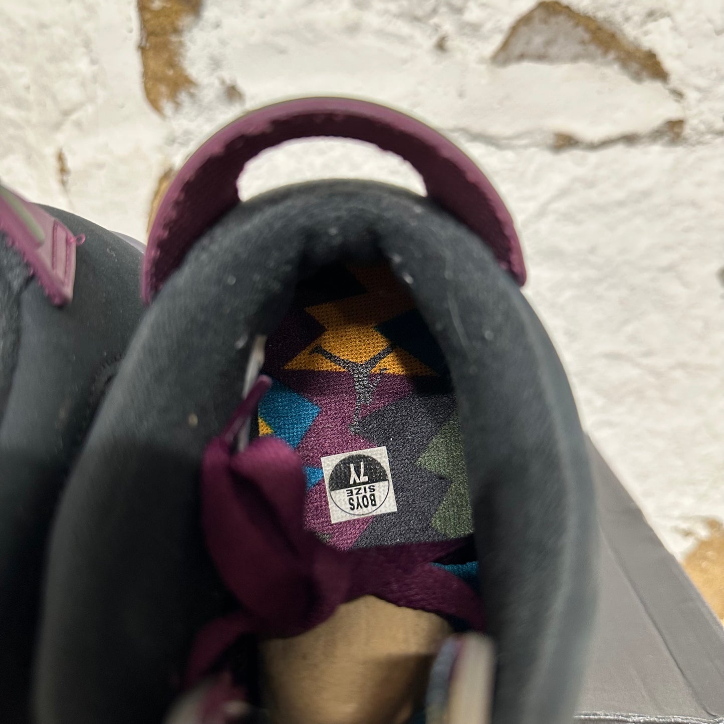 Air Jordan 6 Bordeaux Sz 7Y