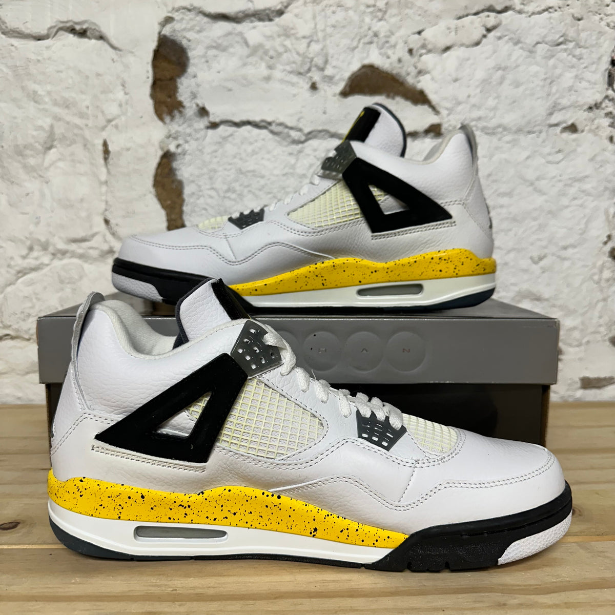 Air Jordan 4 Tour Yellow (2006) Sz 10 DS