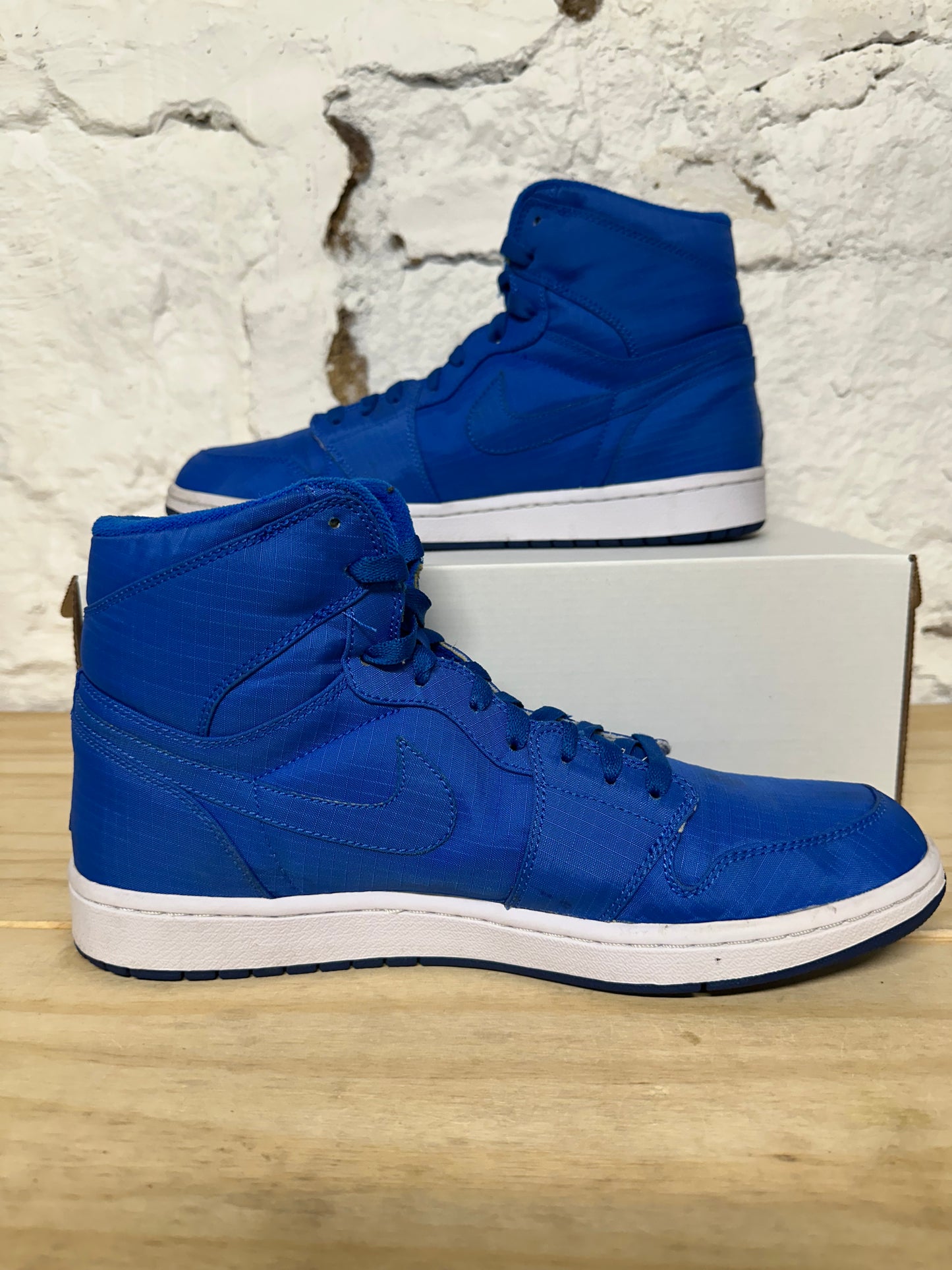 Air Jordan 1 Sapphire Sz 12