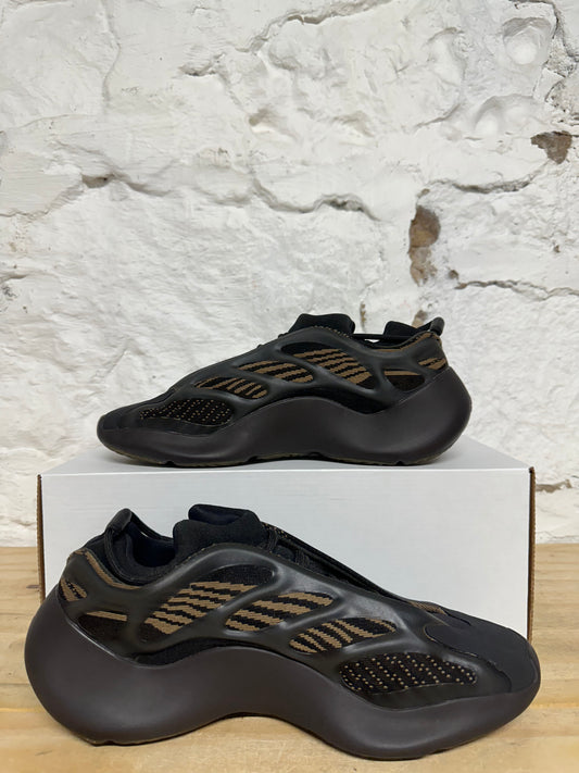 Yeezy 700 V3 Clay Brown Sz 9