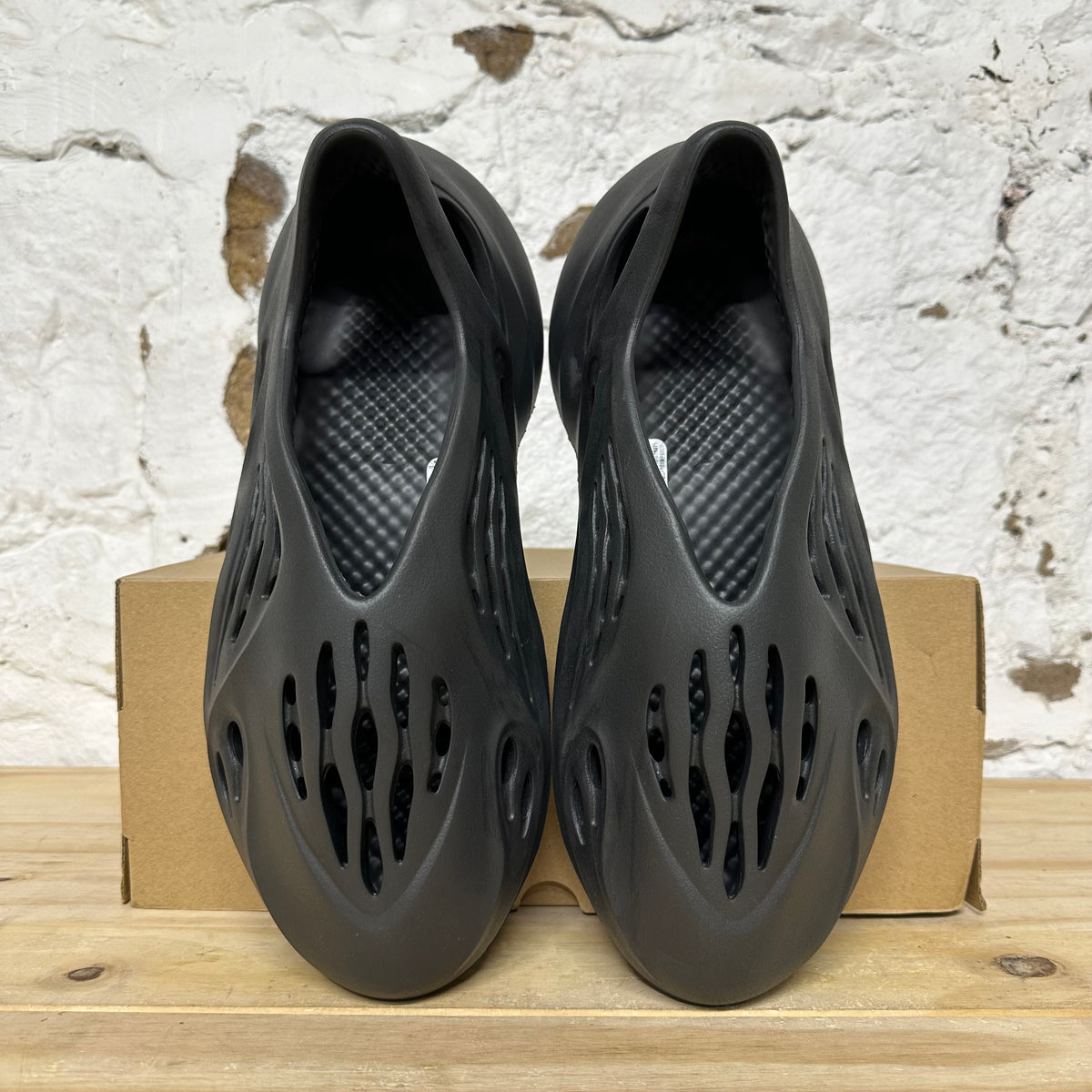 Yeezy Foam Runner Onyx Sz 10