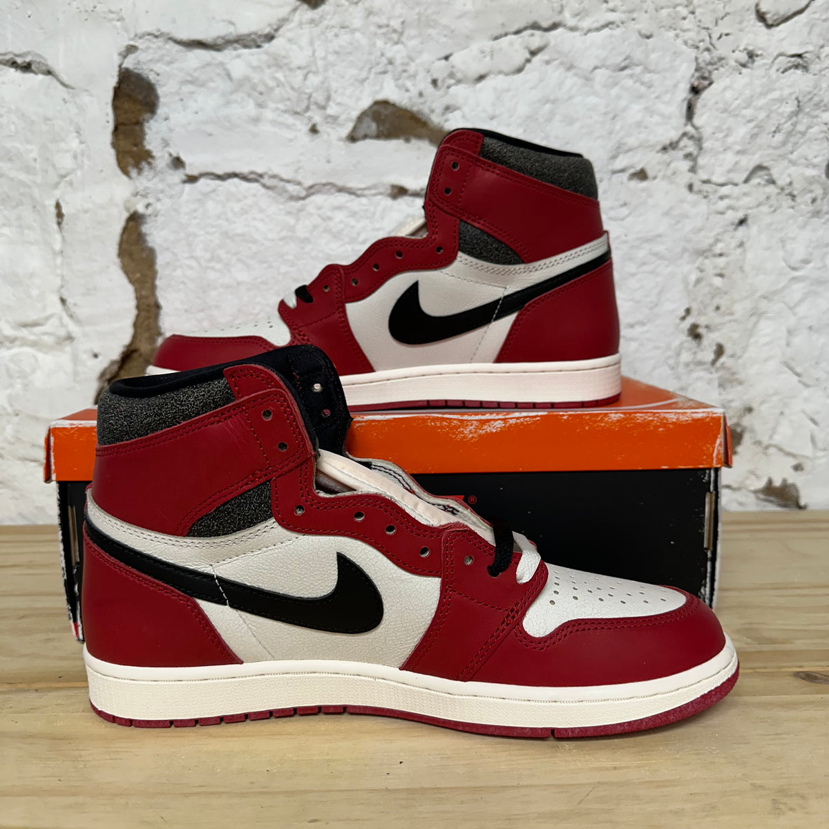 Air Jordan 1 High Chicago Lost and Found Sz 11 DS