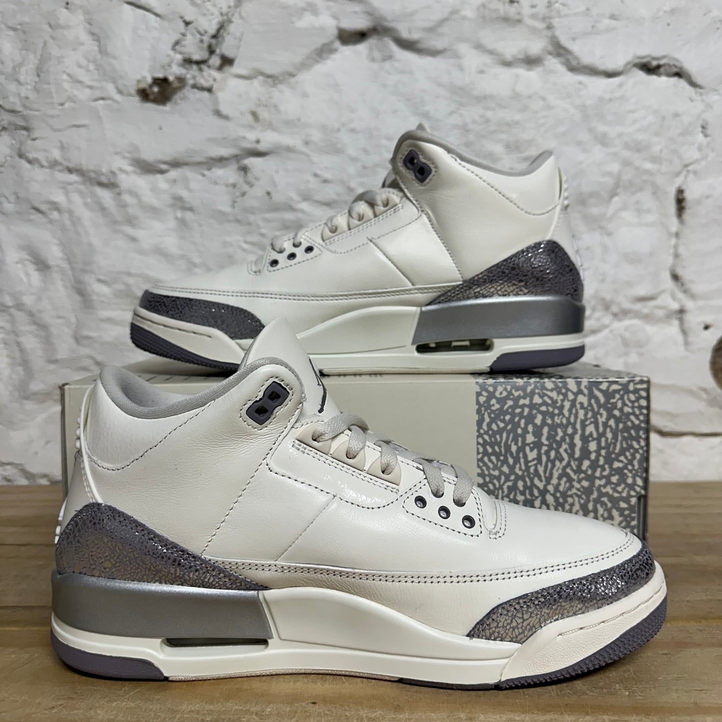 Air Jordan 3 Sail Cement Grey Sz 9 (10.5W)