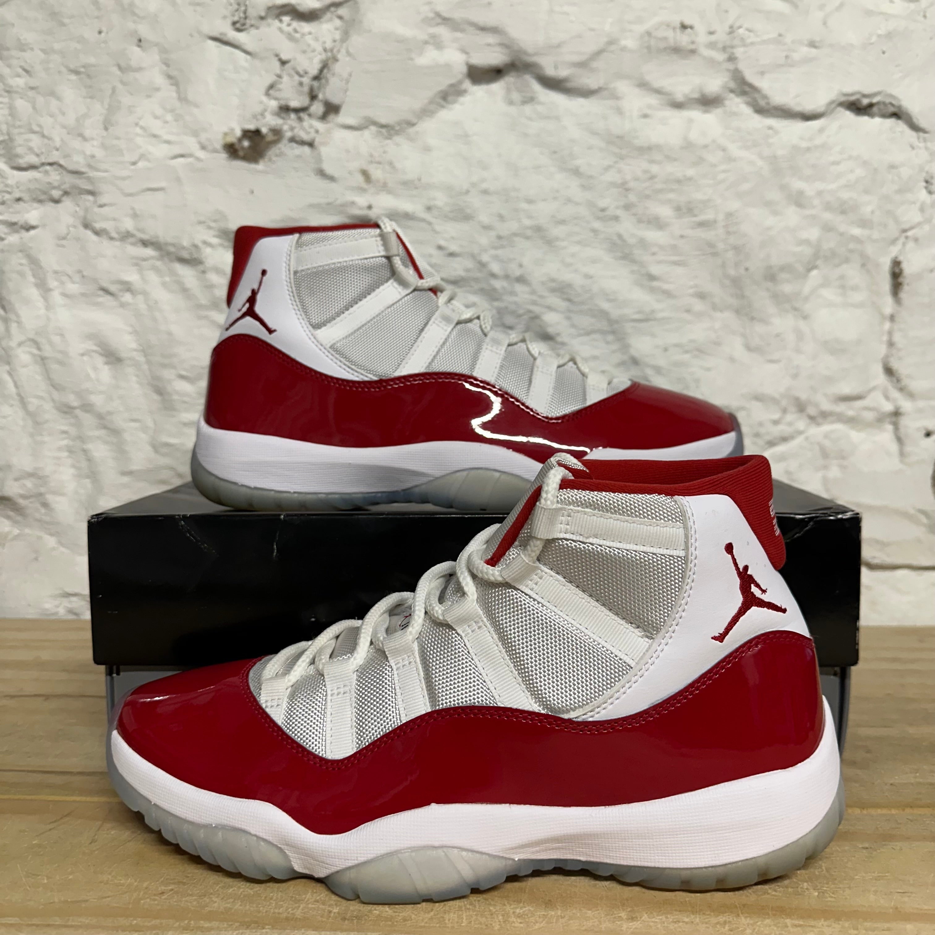 Air Jordan 11 High Cherry Sz 10.5