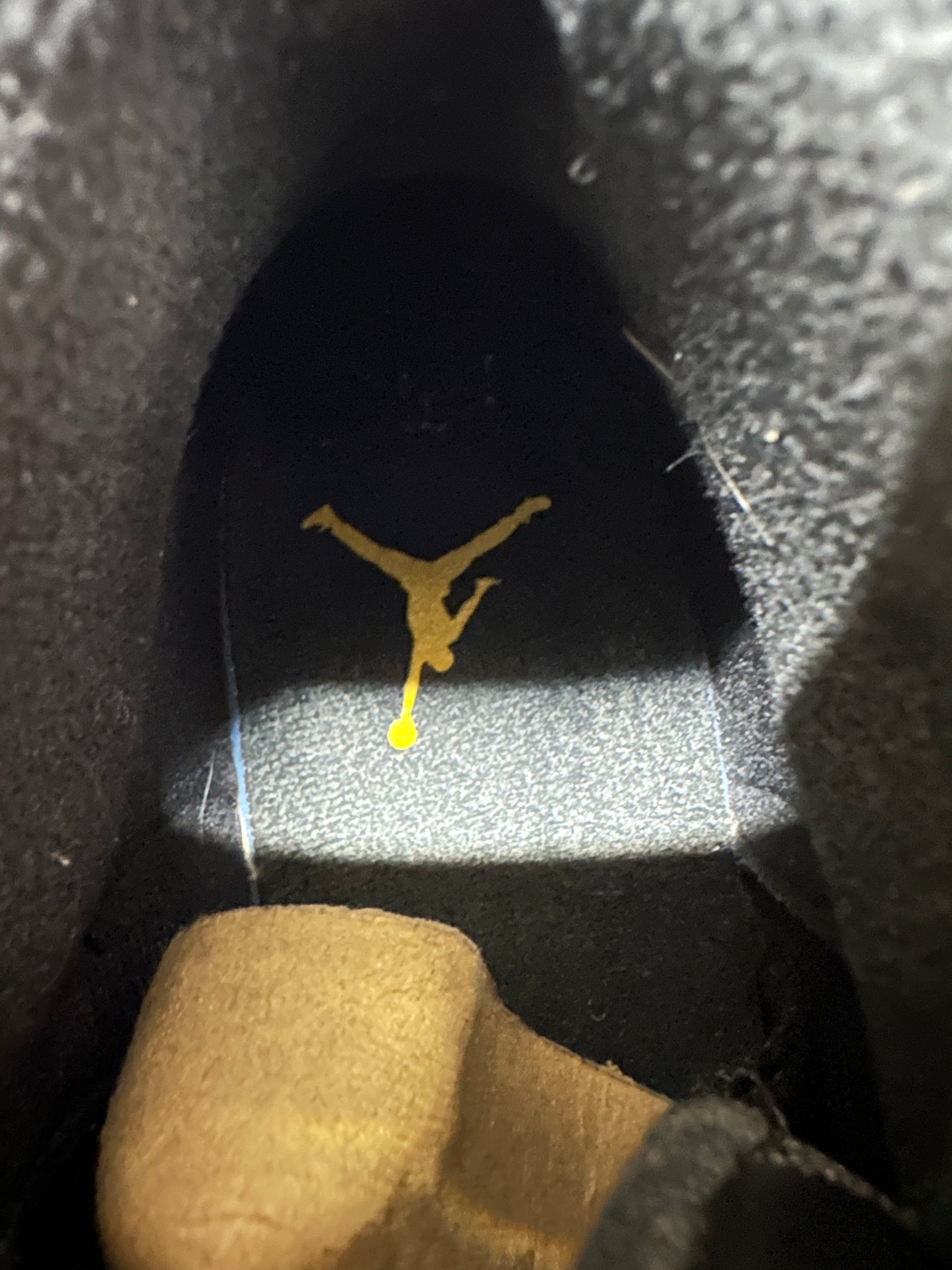 Air Jordan 12 University Gold Sz 9