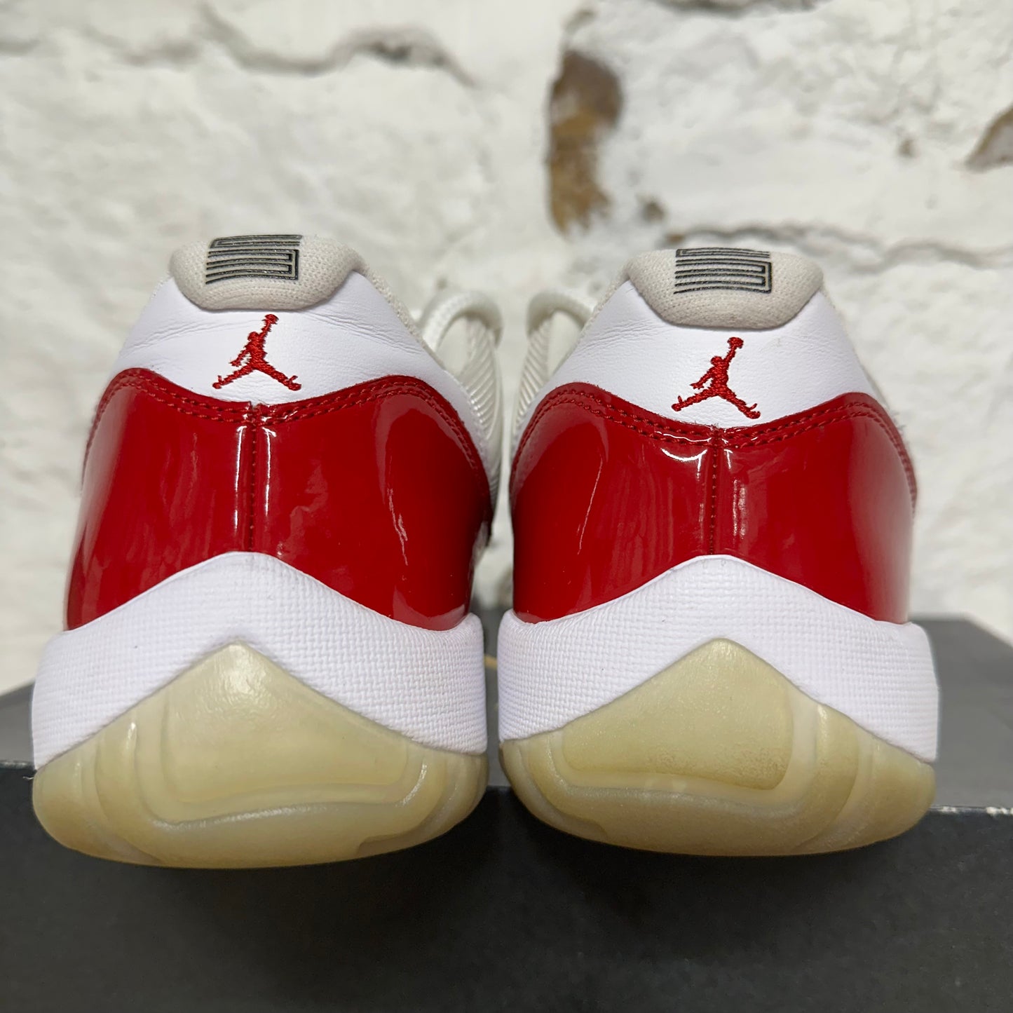 Air Jordan 11 Low Cherry Sz 11