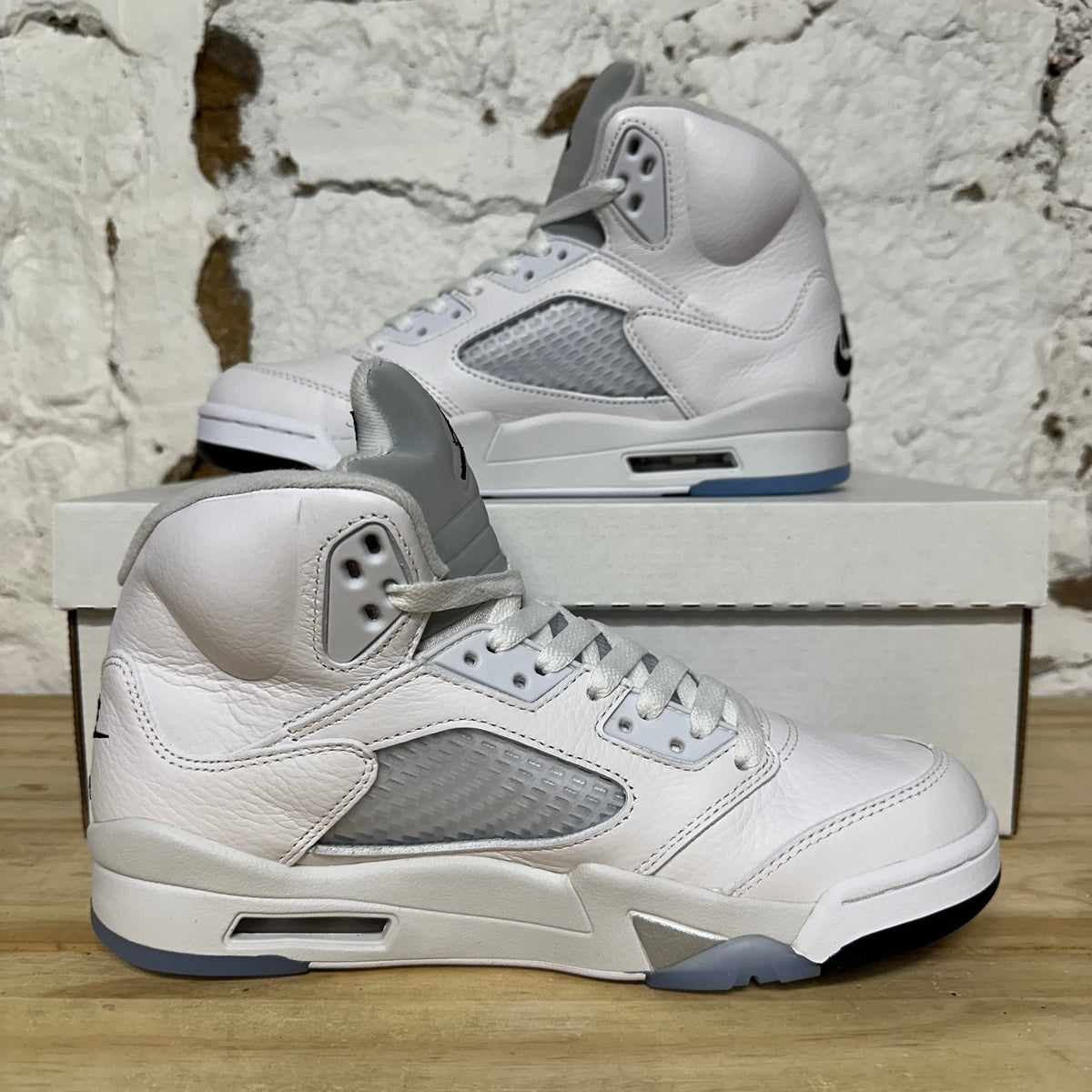 Air Jordan 5 White Metallic (2026) Sz 7 DS