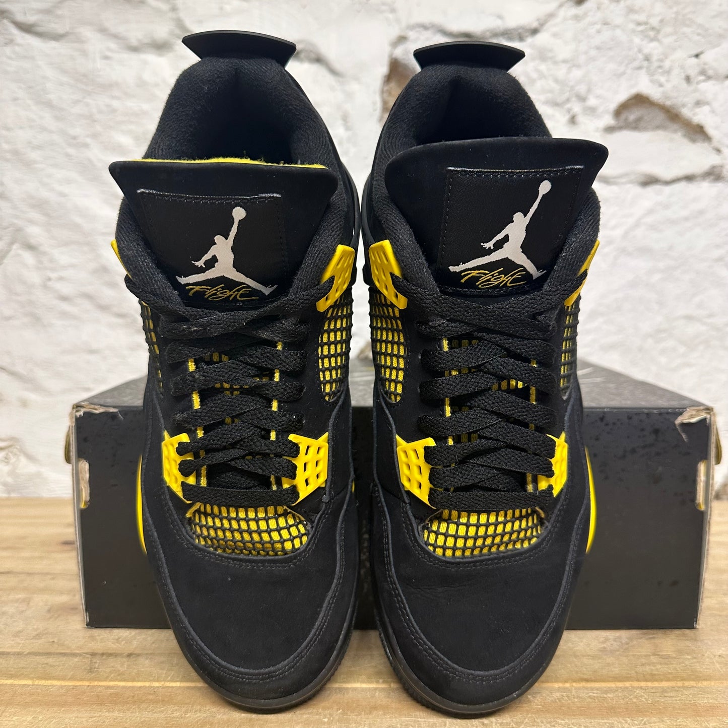 Air Jordan 4 Thunder (2023) Sz 8.5