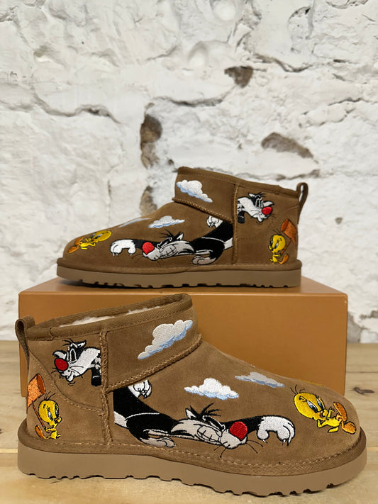 Ugg Classic Ultra Mini Boot Palace Looney Tunes Sz 7 DS