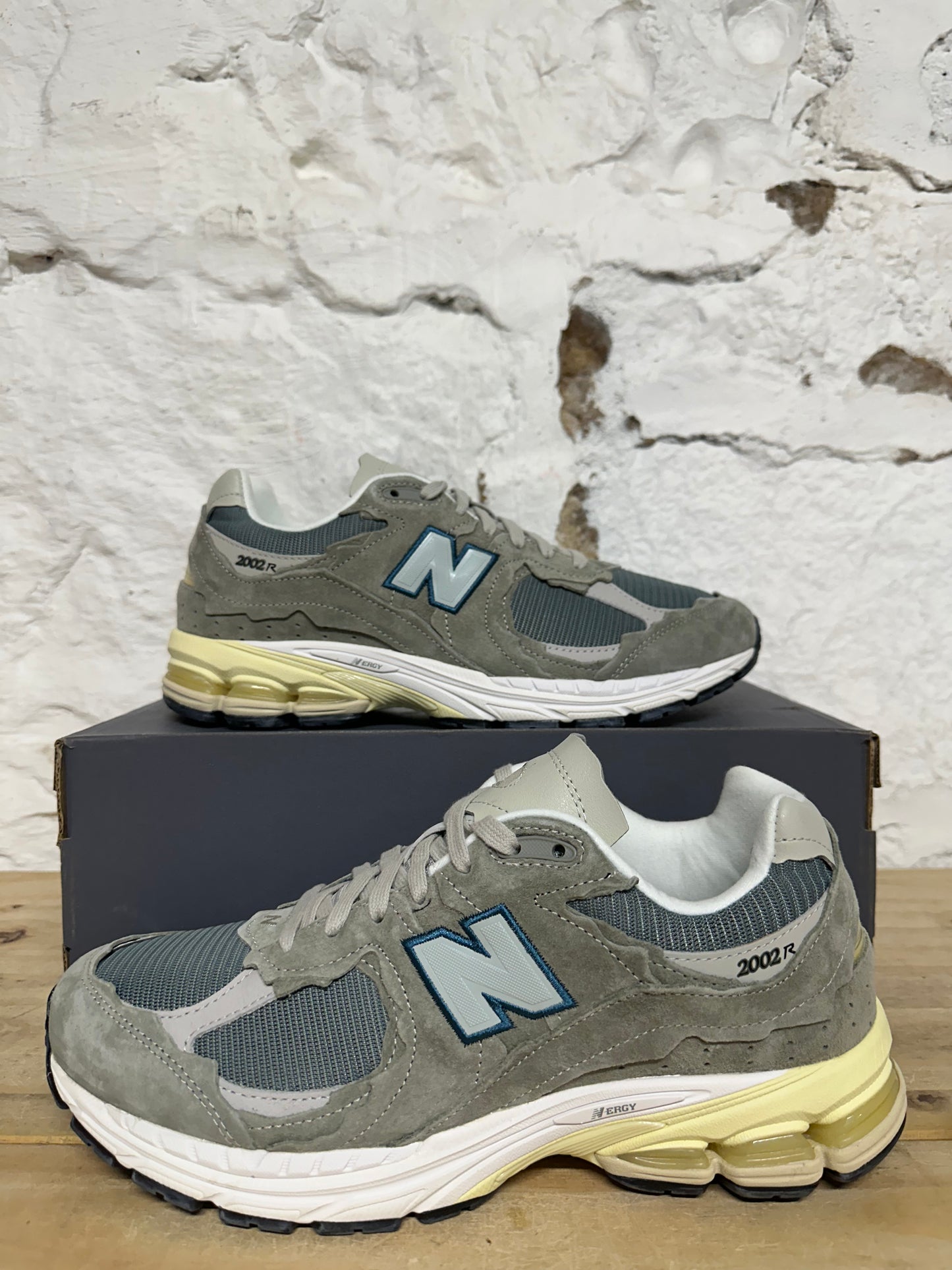 New Balance 2002R Protection Pack Mirage Grey Sz 10 DS