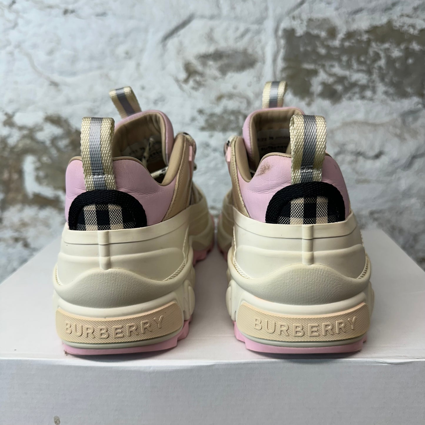 Burberry Arthur Pink Cream Sneaker Sz 6.5 (39)