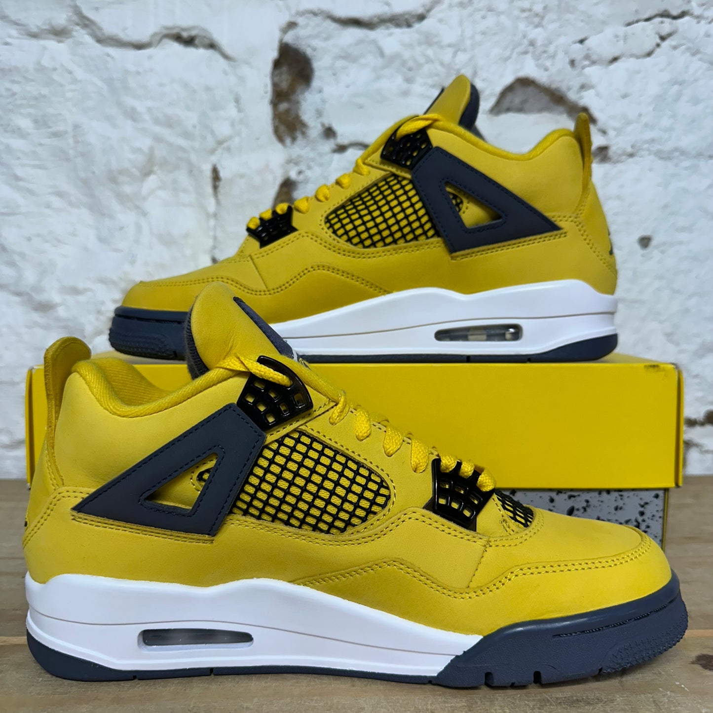 Air Jordan 4 Lightning Sz 9 DS