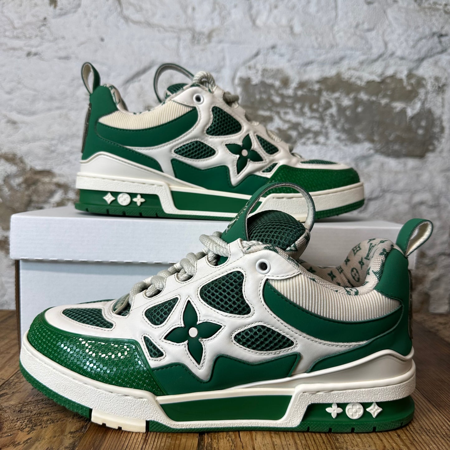 Louis Vuitton Green White Skate Sneaker Sz 8.5 (7LV)