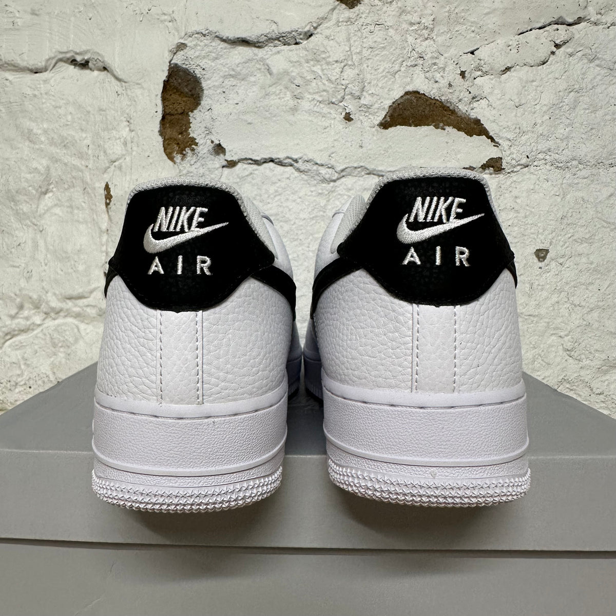 Nike Air Force 1 Low 07 Black Pebbled Swoosh Sz 11.5 DS