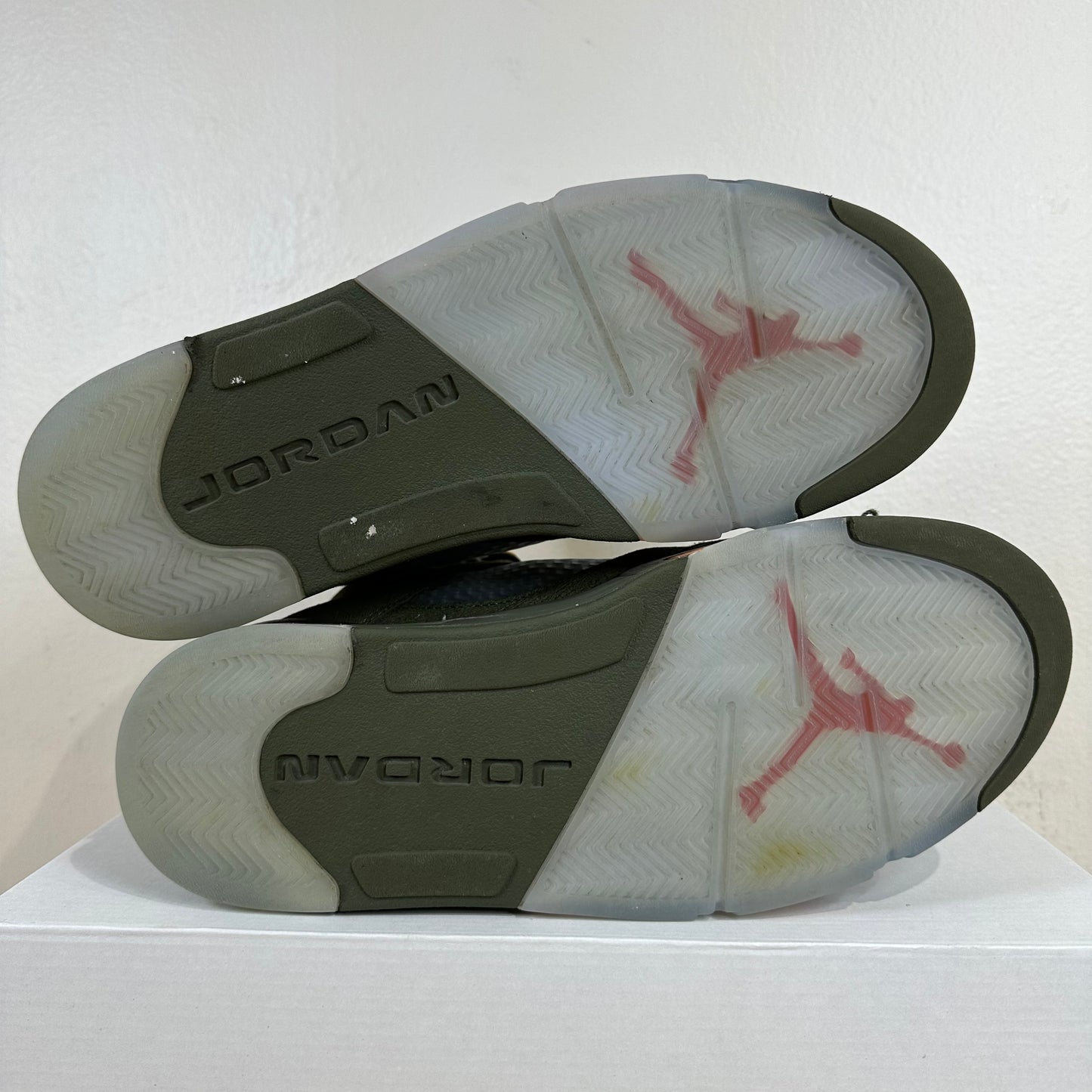 Air Jordan 5 Olive Sz 10
