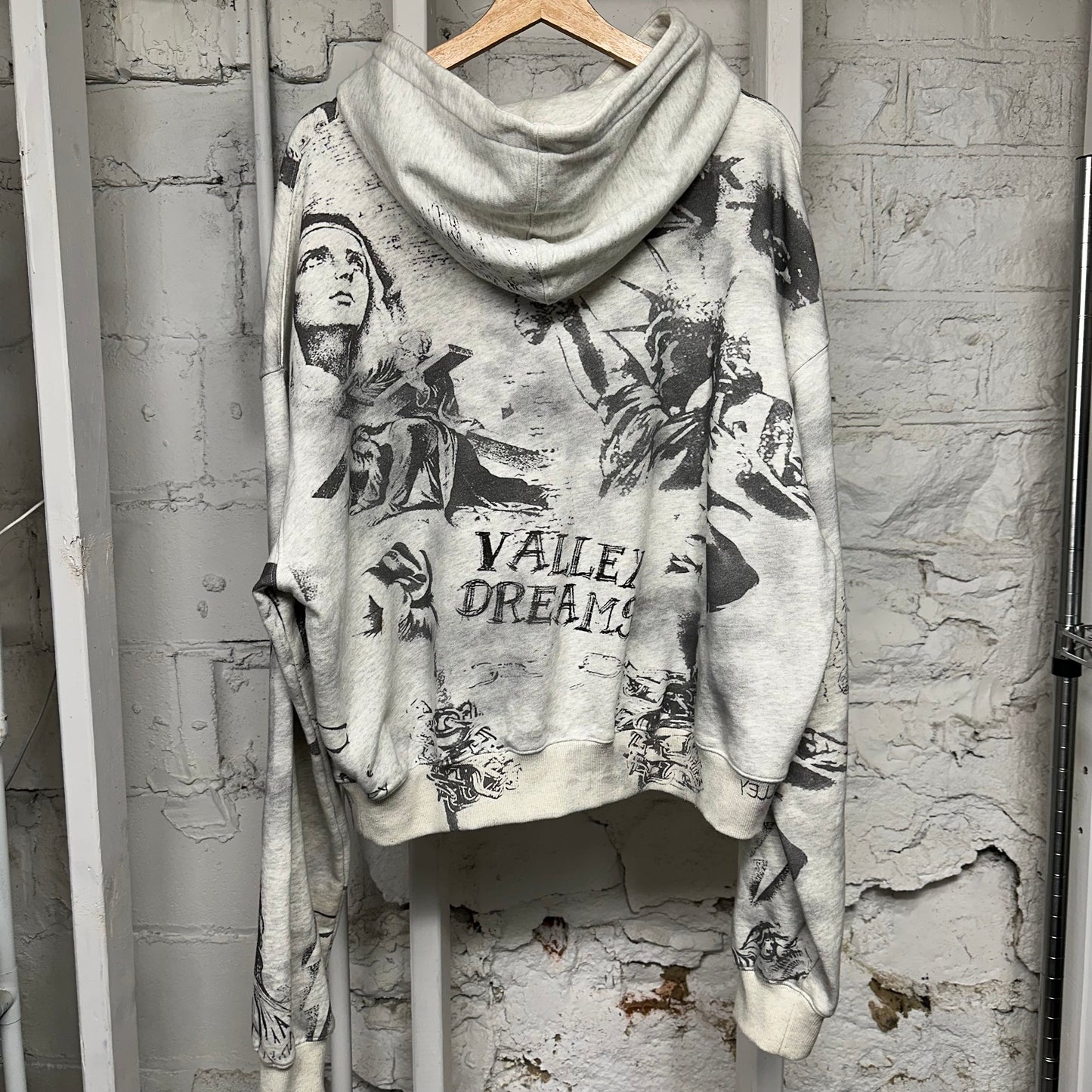 Vale Forever Mural Grey Hoodie Sz M