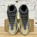 Yeezy 700 V3 Fade Salt Sz 9