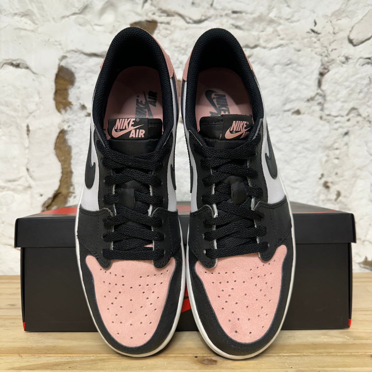 Air Jordan 1 Low Bleached Coral Sz 10.5