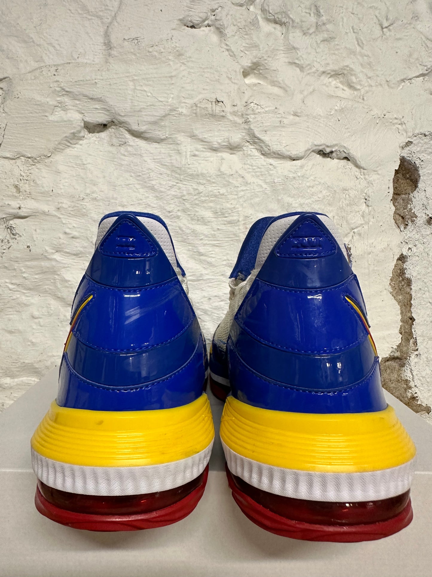 Nike LeBron 16 Superman Sz 11