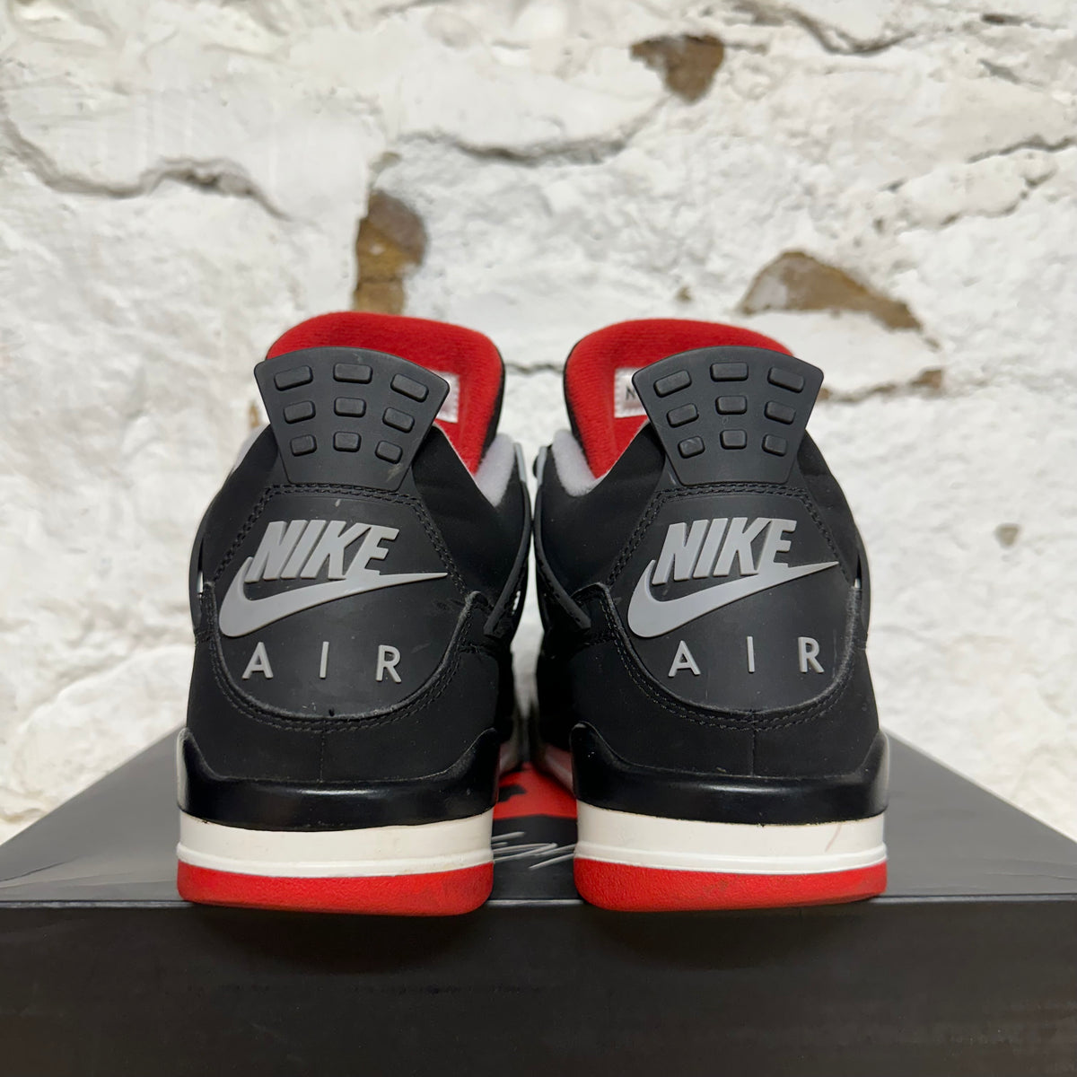 Air Jordan 4 Bred (2019) Sz 9