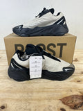 Yeezy 700 MNVN Bone Sz 5 DS