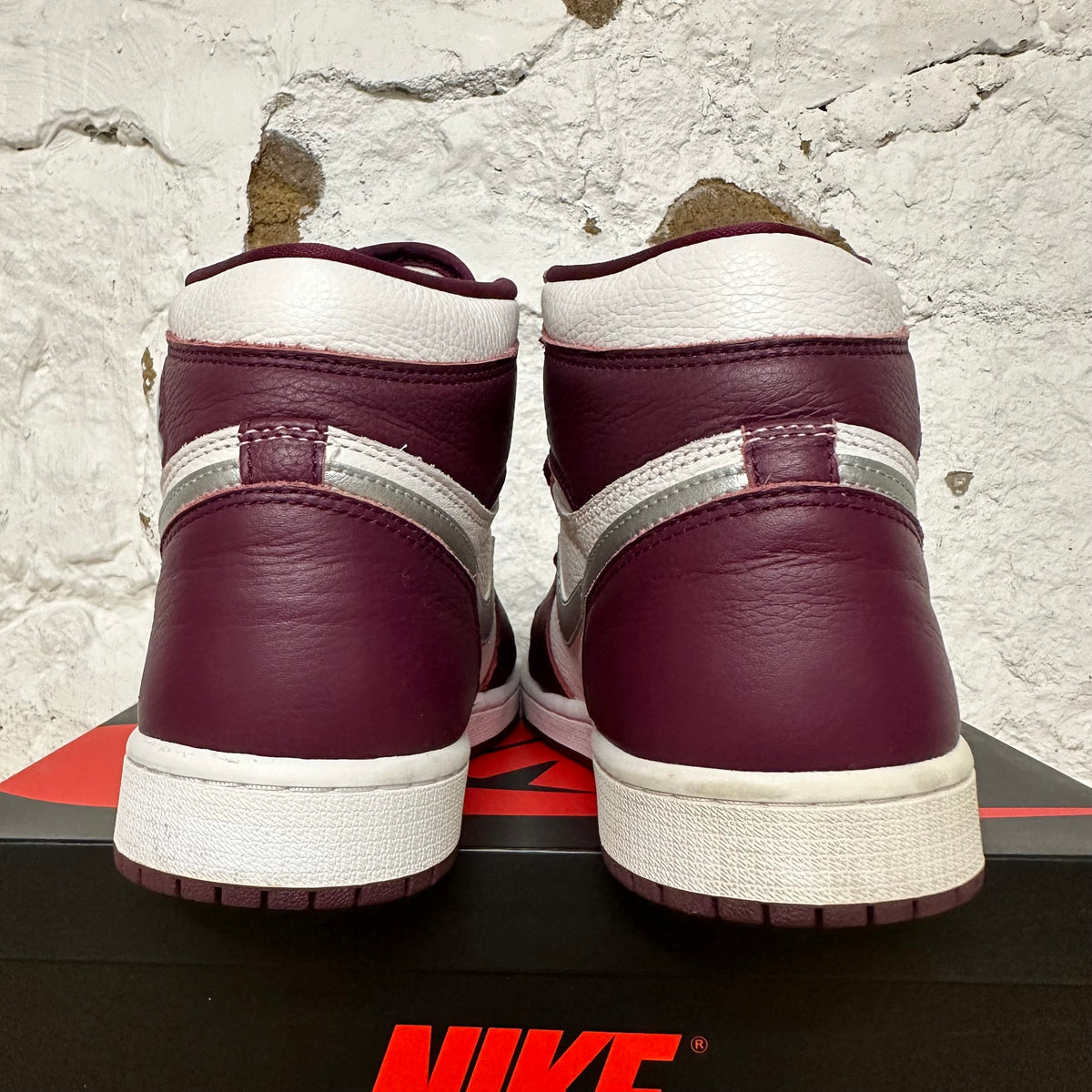 Air Jordan 1 High Boradeaux Sz 9