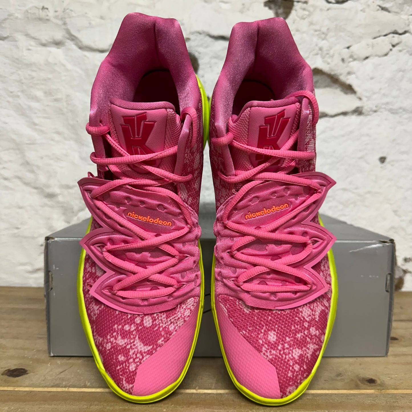 Nike Kyrie 5 Spongebob Patrick Sz 11.5