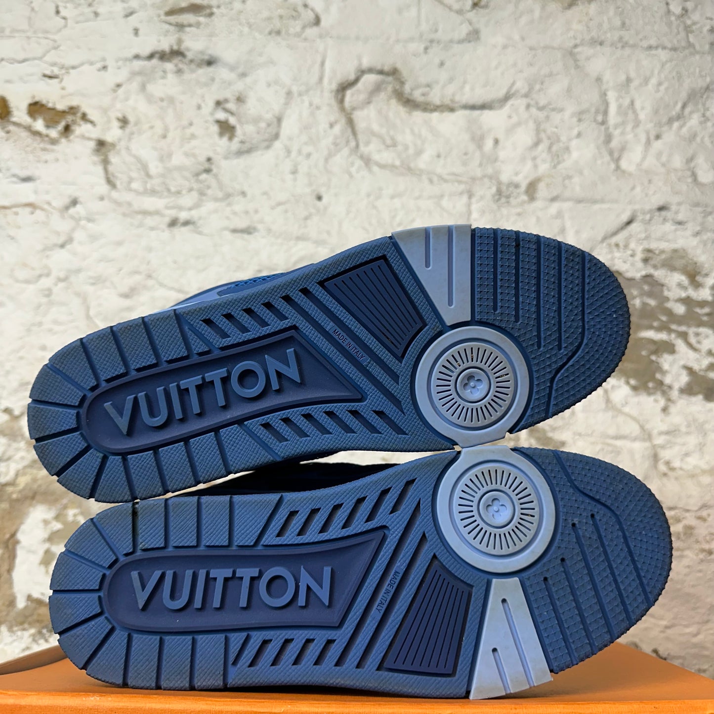 Louis Vuitton Blue Skate Sneaker Sz 8.5 (7LV)