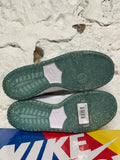 Nike SB Dunk Low Sean Cliver Holiday Special Sz 9.5 DS