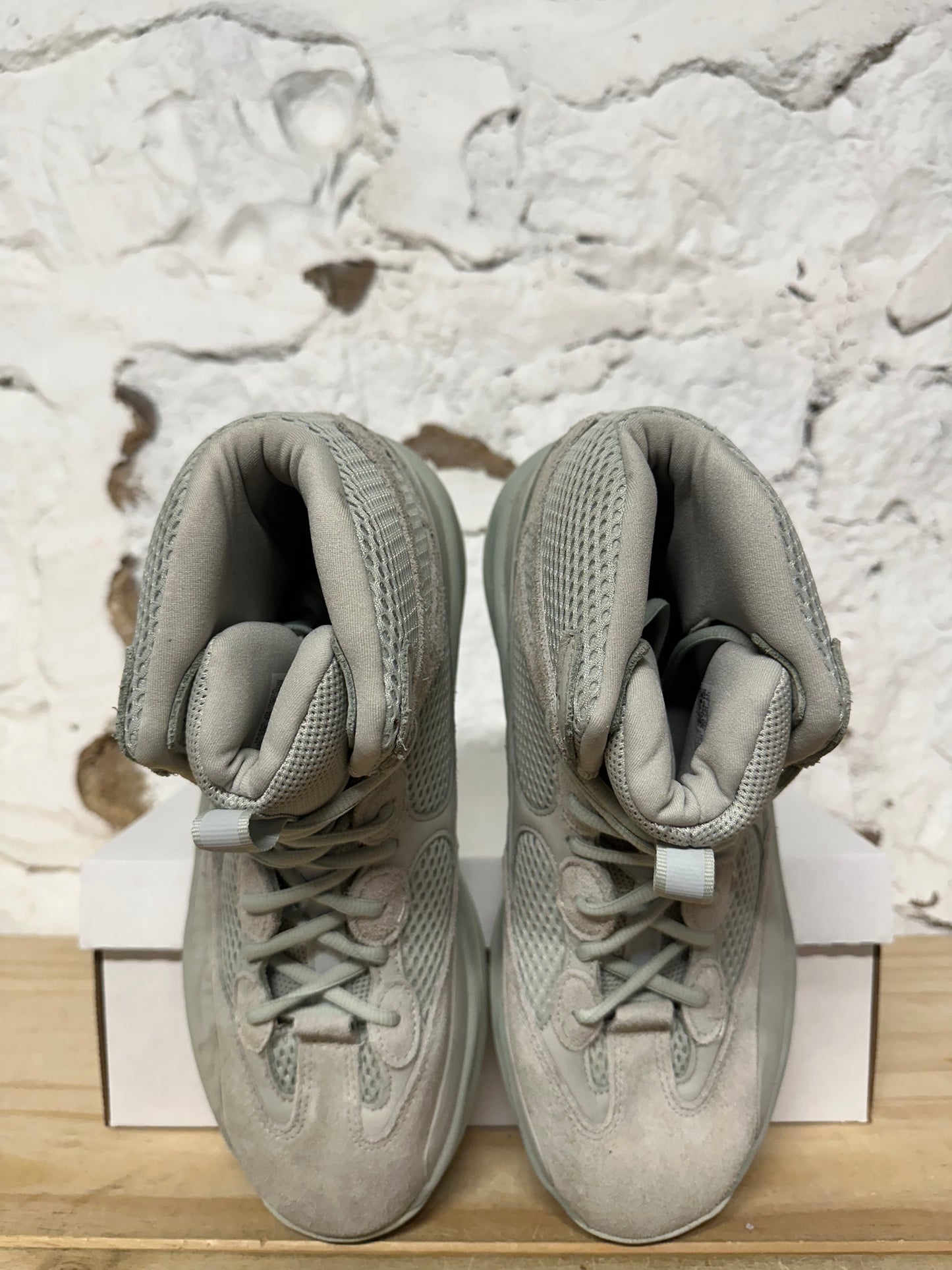 Yeezy DSRT Boot Salt Sz 11
