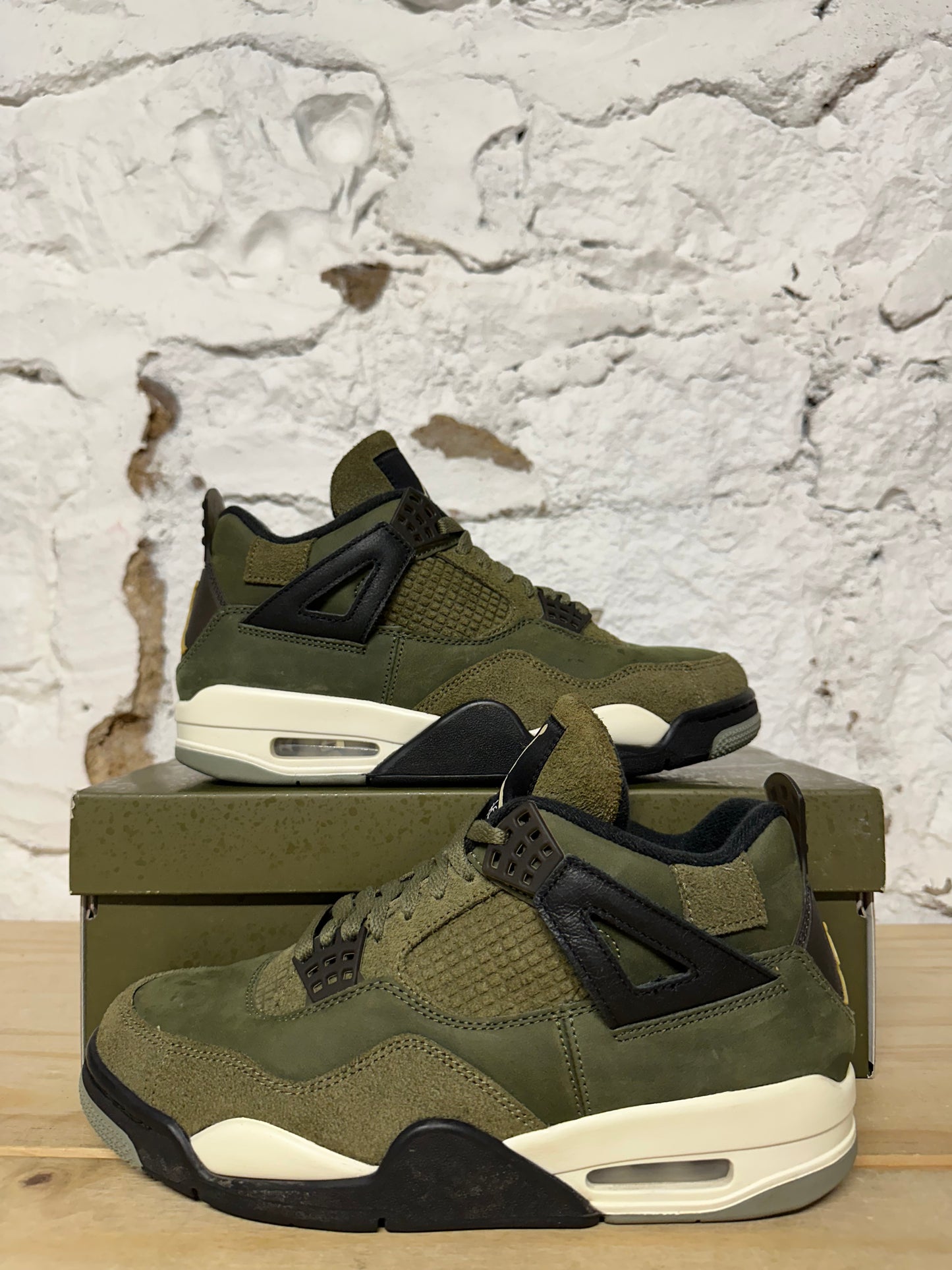 Air Jordan 4 Olive Sz 8