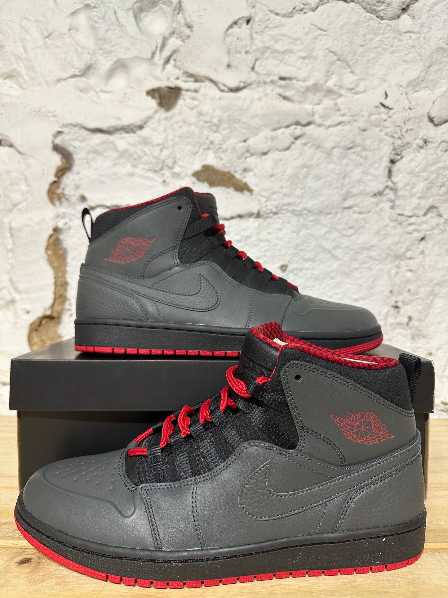 Air Jordan 1 94 Anthracite Red Sz 9.5 DS