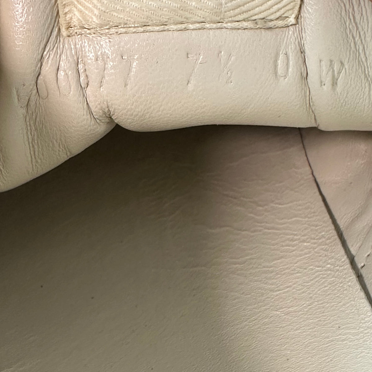 Gucci Rhyton Vintage Logo Cream Sneaker Sz 7.5