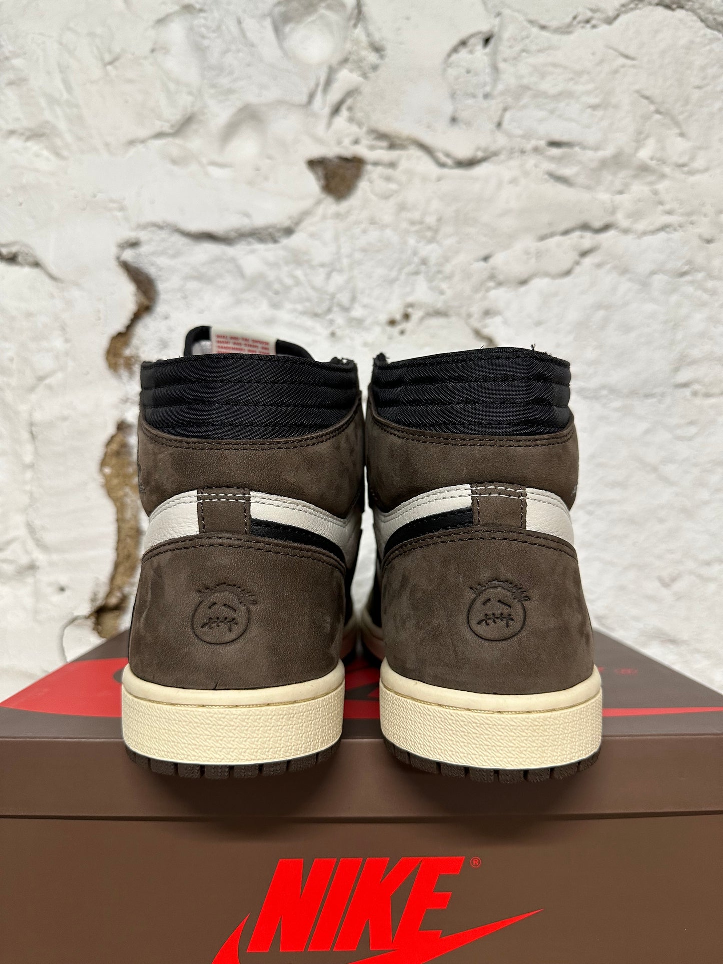Air Jordan 1 Travis Scott Mocha Sz 8 DS