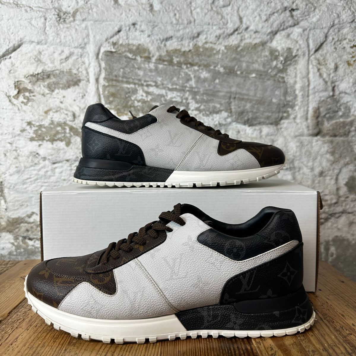 Louis Vuitton Runaway Black Brown White Sneaker Sz 9.5 (8LV)