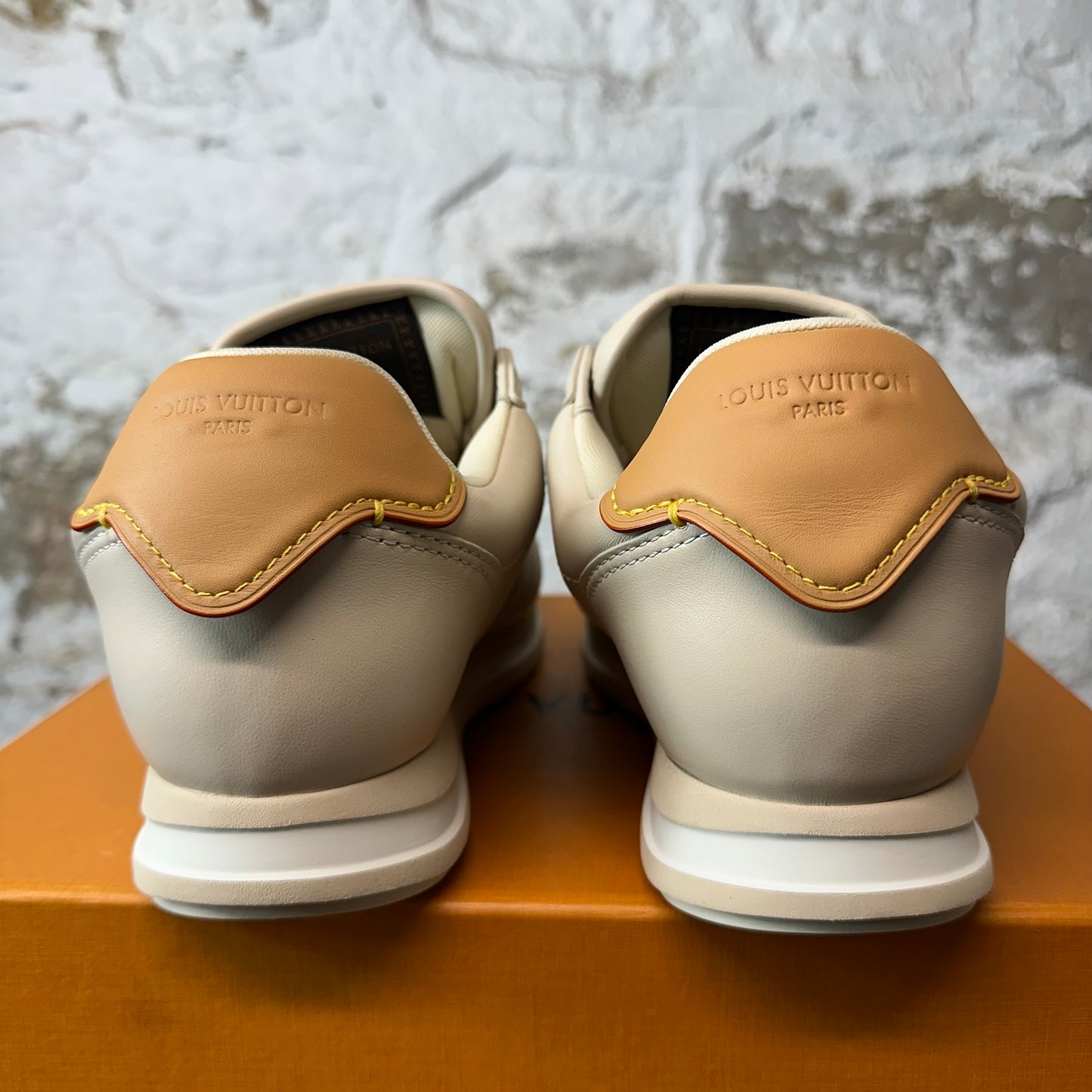 Louis Vuitton Buttersoft Beige Sneaker Sz 9.5 (8LV)