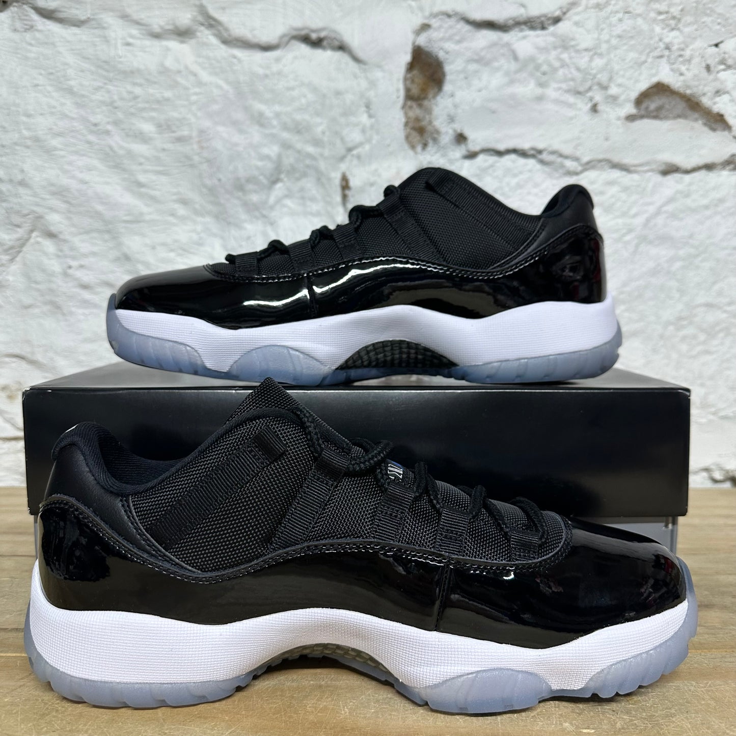 Air Jordan 11 Low Space Jam Sz 9 DS