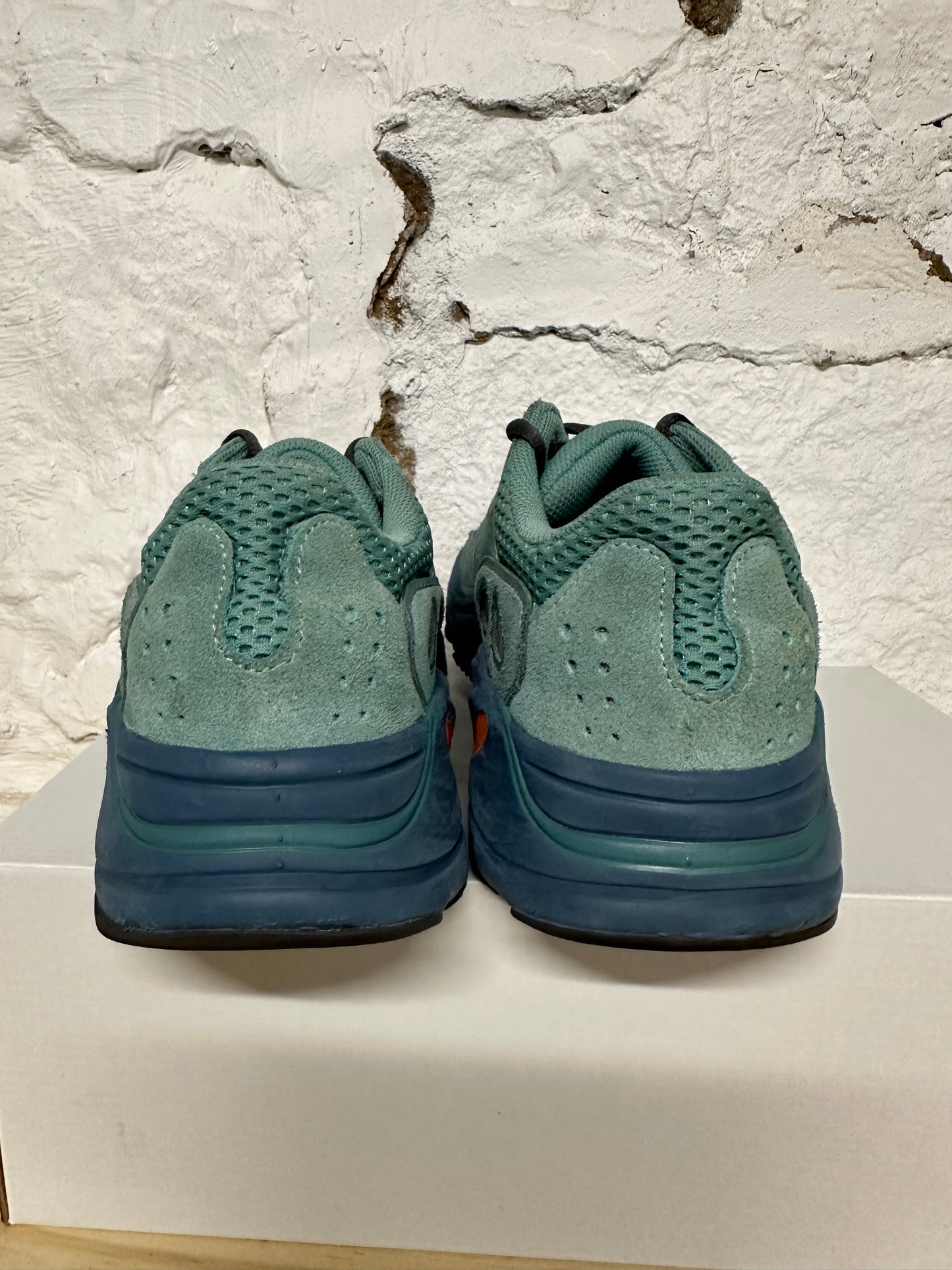 Yeezy 700 Faded Azure Sz 9