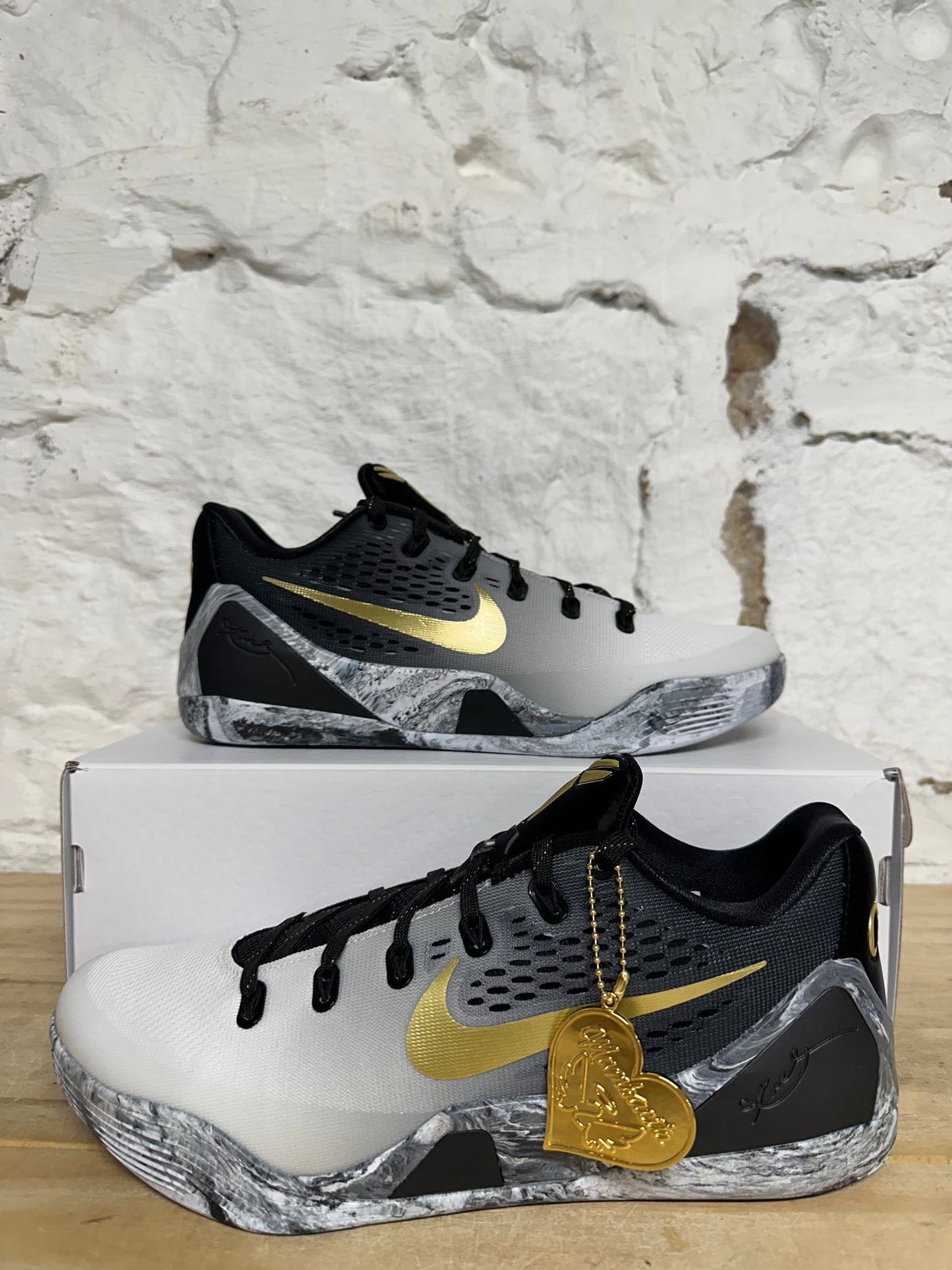 Nike Kobe 9 Low Mambacita Sz 10 DS