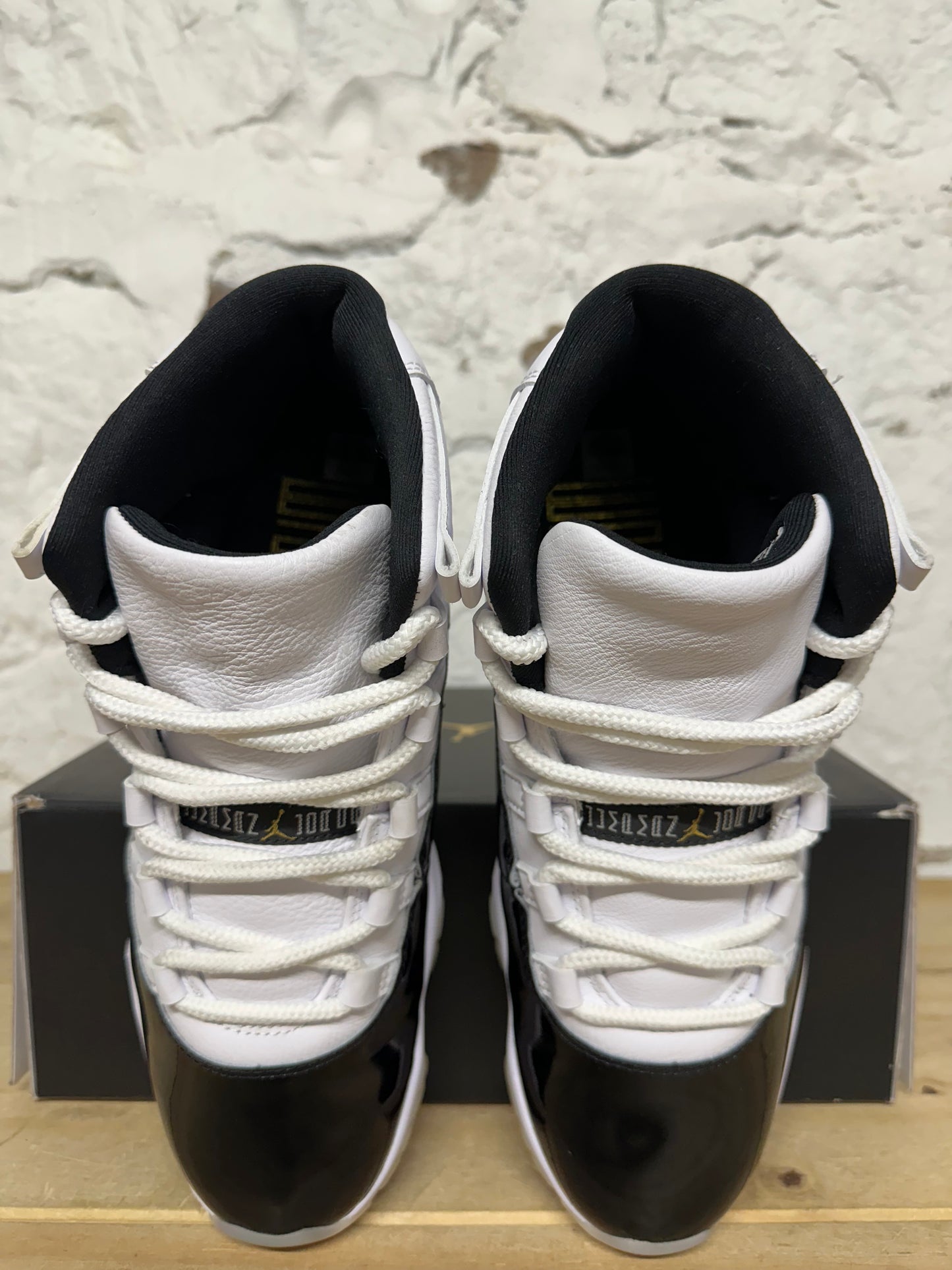 Air Jordan 11 High DMP Gratitude Sz 9