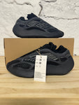 Yeezy 700 V3 Dark Glow Sz 6 DS