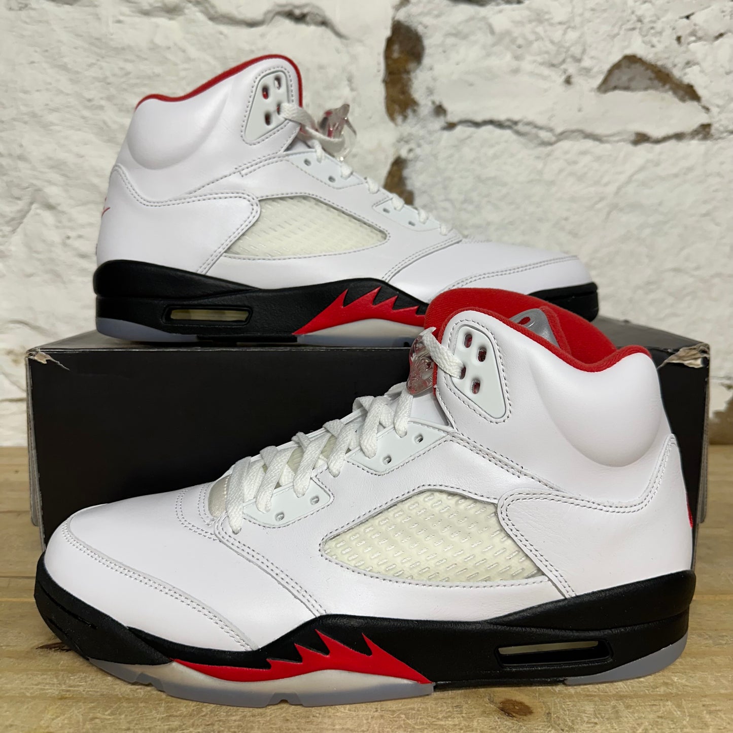 Air Jordan 5 Fire Red Sz 11 DS