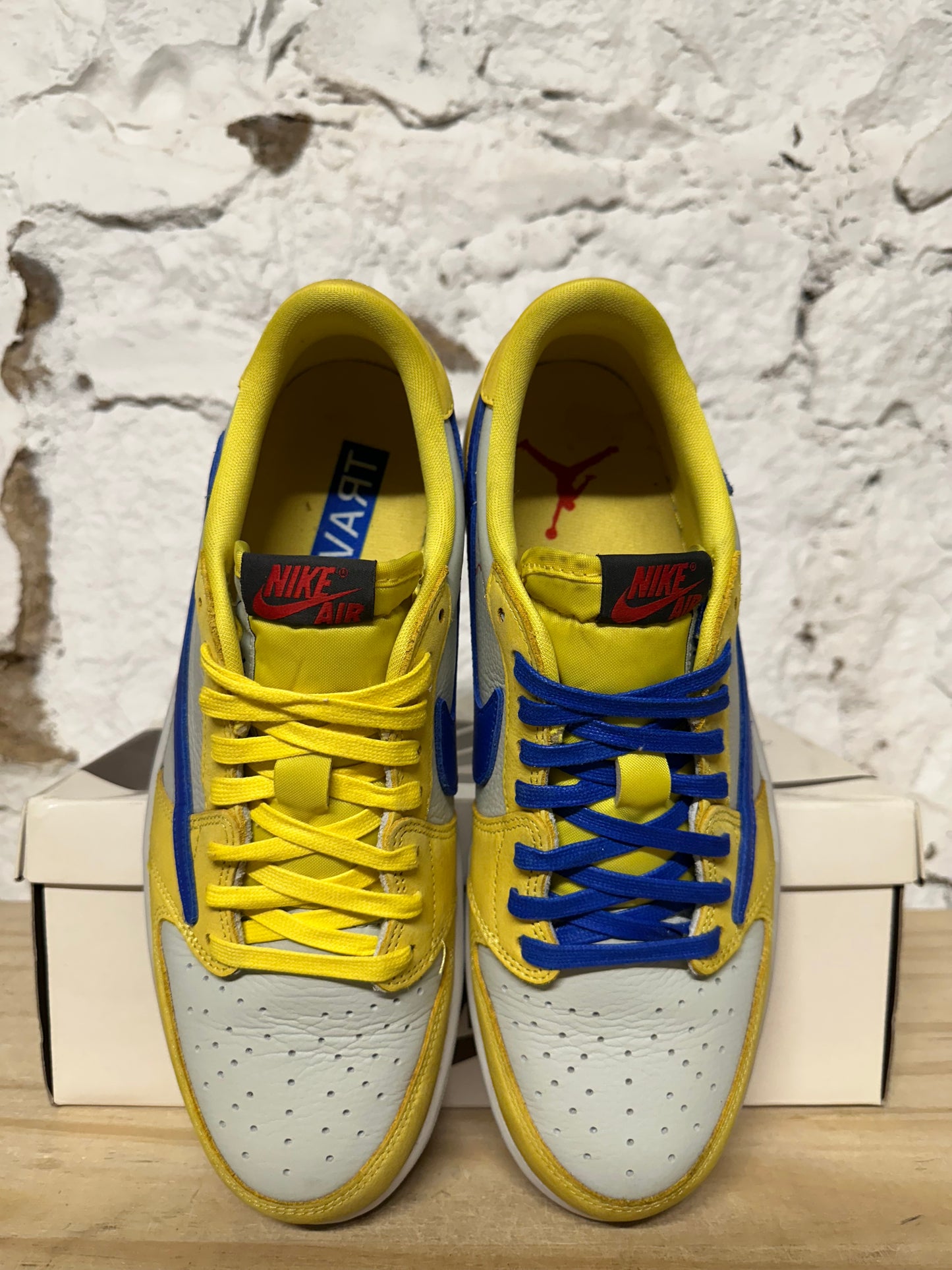 Air Jordan 1 Low Travis Scott Canary Sz 9 (10.5W)