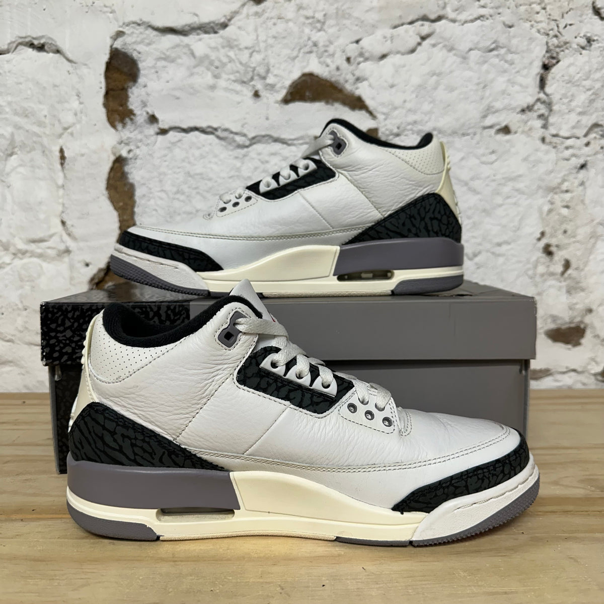 Air Jordan 3 Cement Grey Sz 8