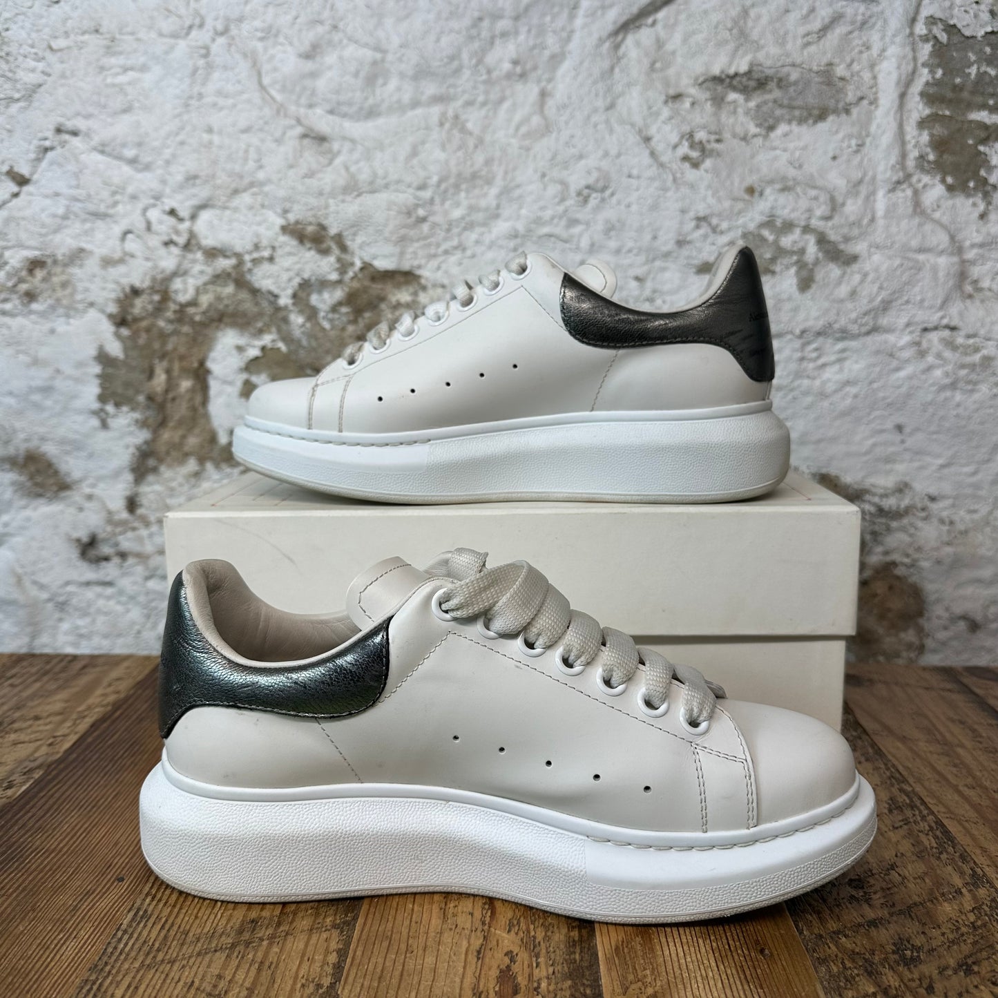 Alexander Mcqueen Silver Tab White Sneaker Sz 6.5 (39)