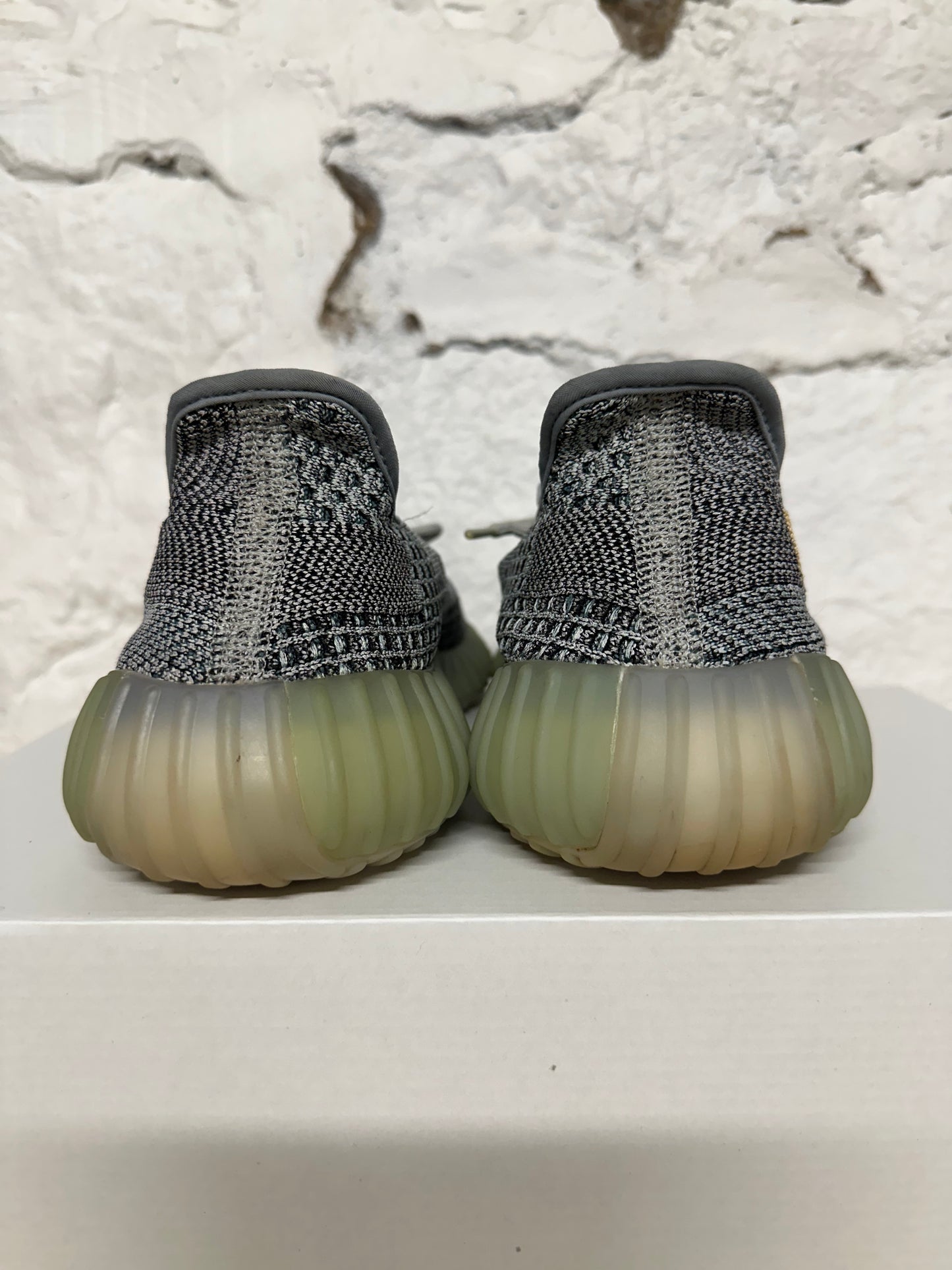 Yeezy 350 V2 Ash Blue Sz 9.5