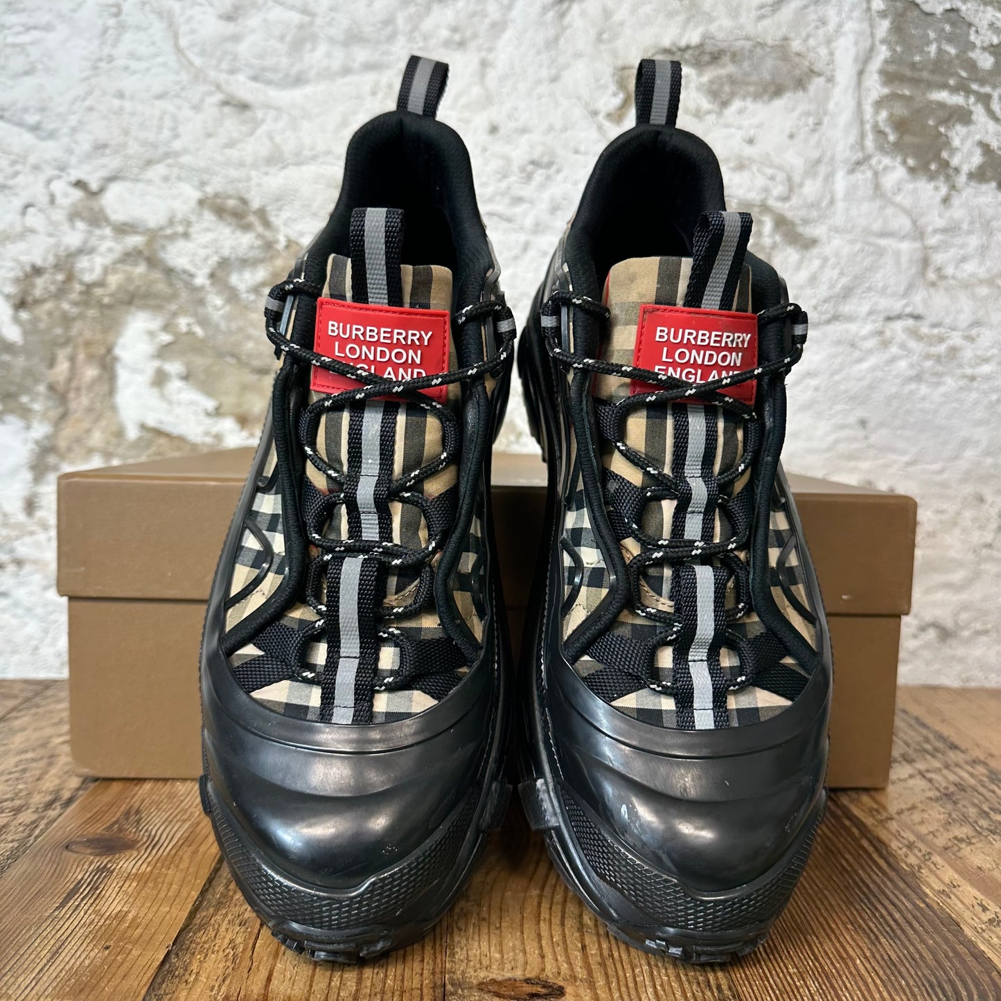 Burberry Arthur Tan Plaid Black Sneaker Sz 10 (43)